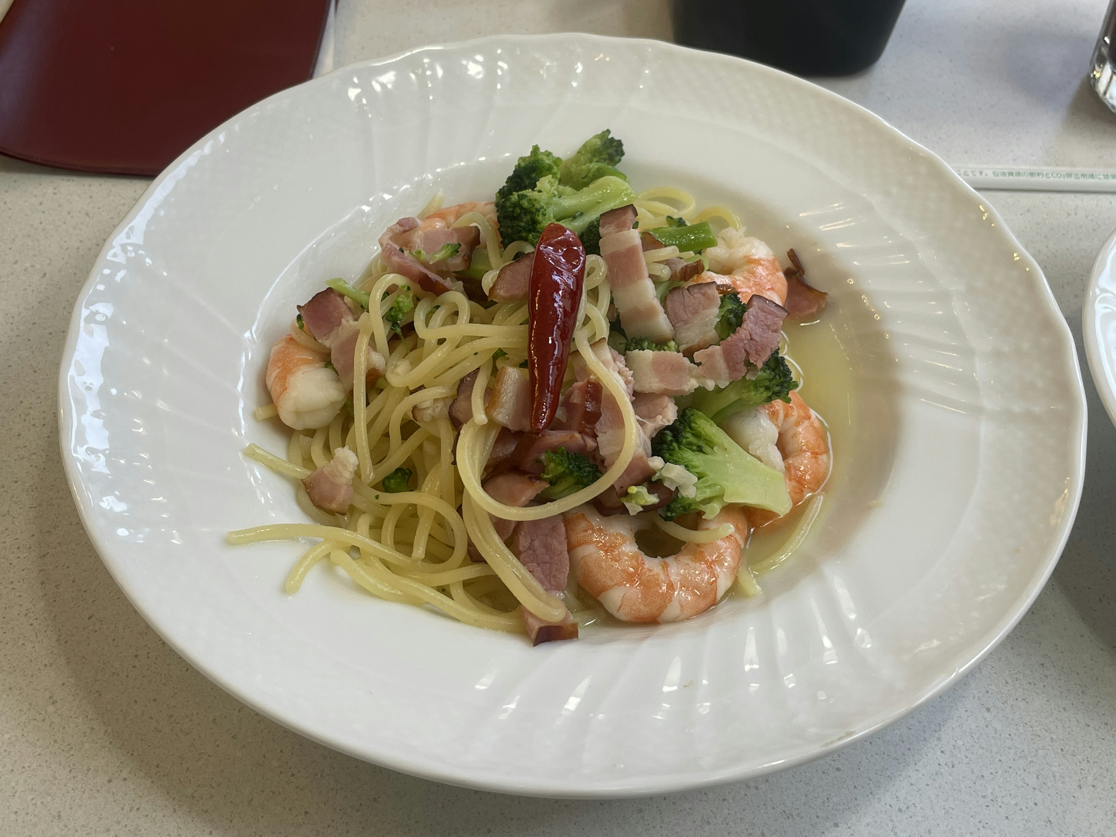 Pasta dish with shrimp and broccoli