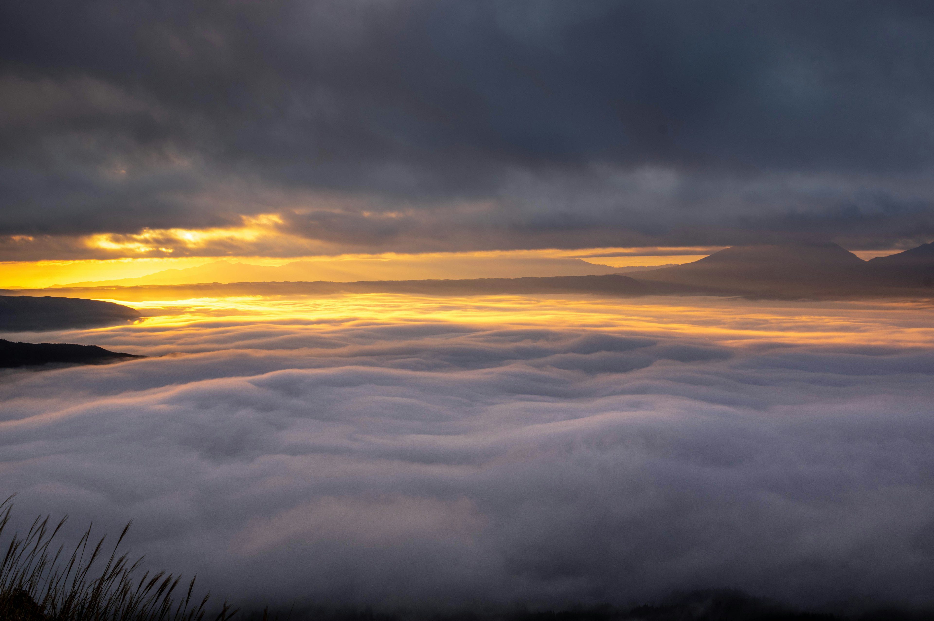 Wolkenmeer mit Sonnenuntergang