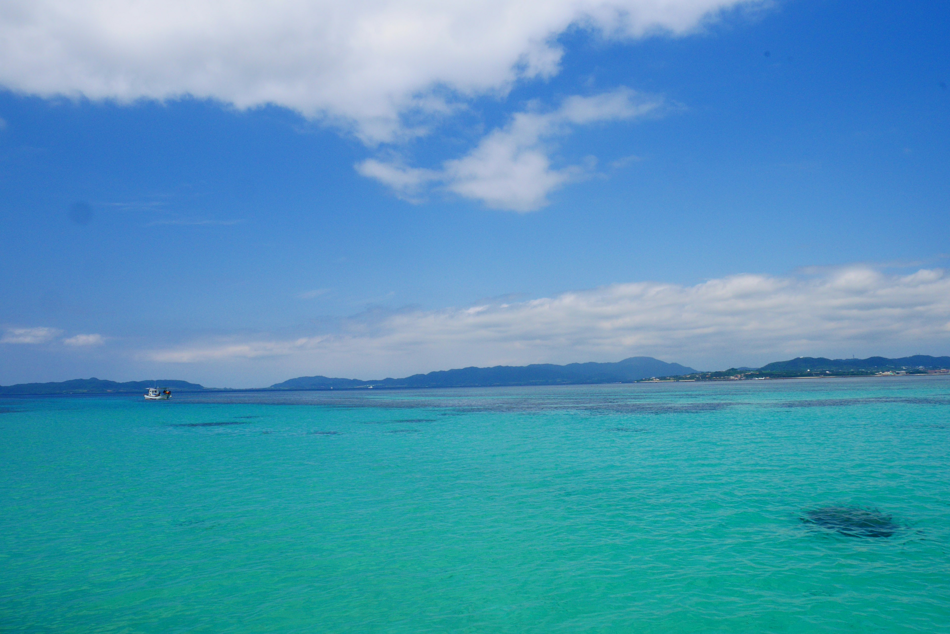 Magnifique paysage de mer et ciel bleus