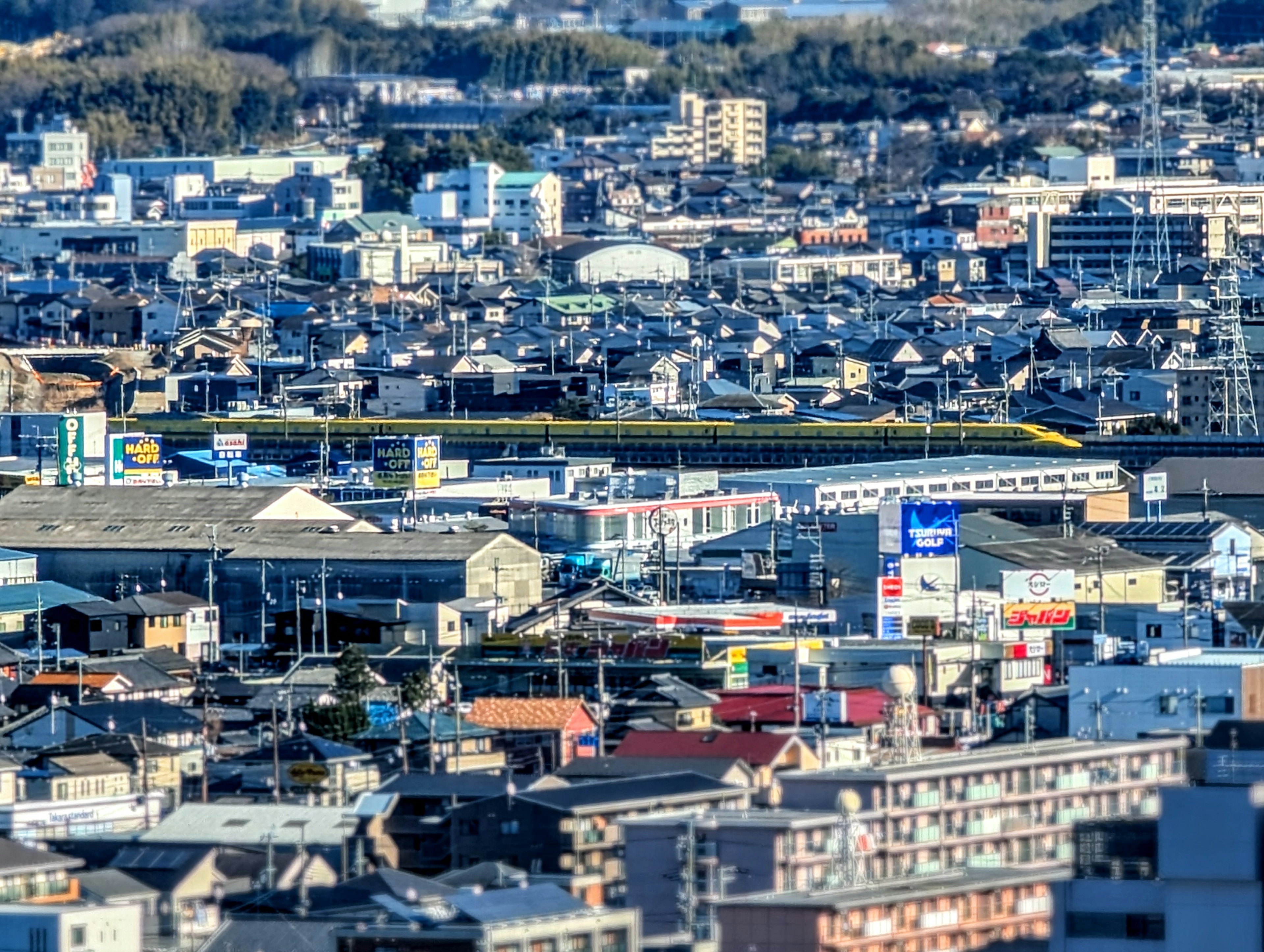 Städtische Landschaft mit einer dichten Anordnung von Gebäuden und Handelsanlagen