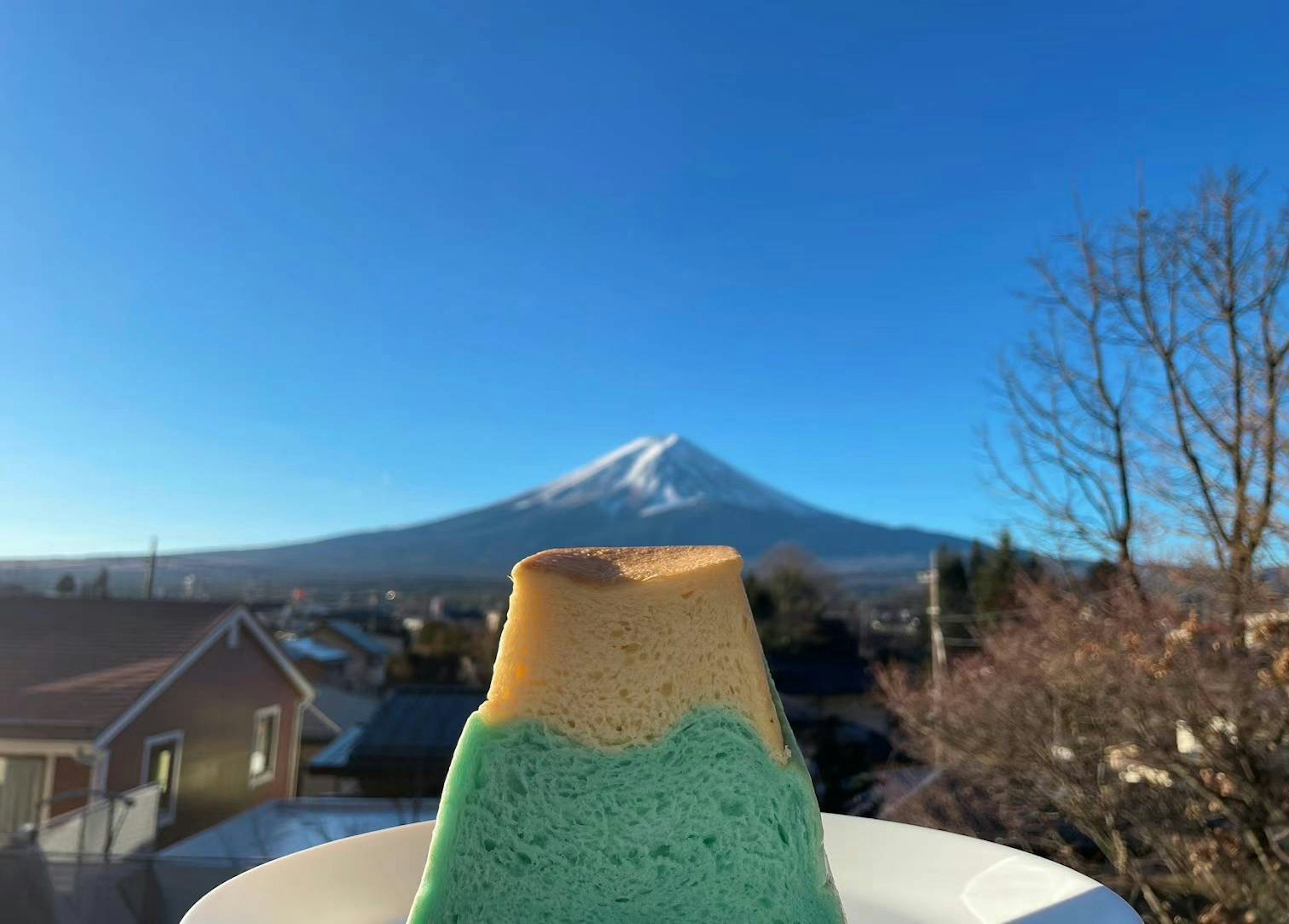 Dessert coloré avec le mont Fuji en arrière-plan