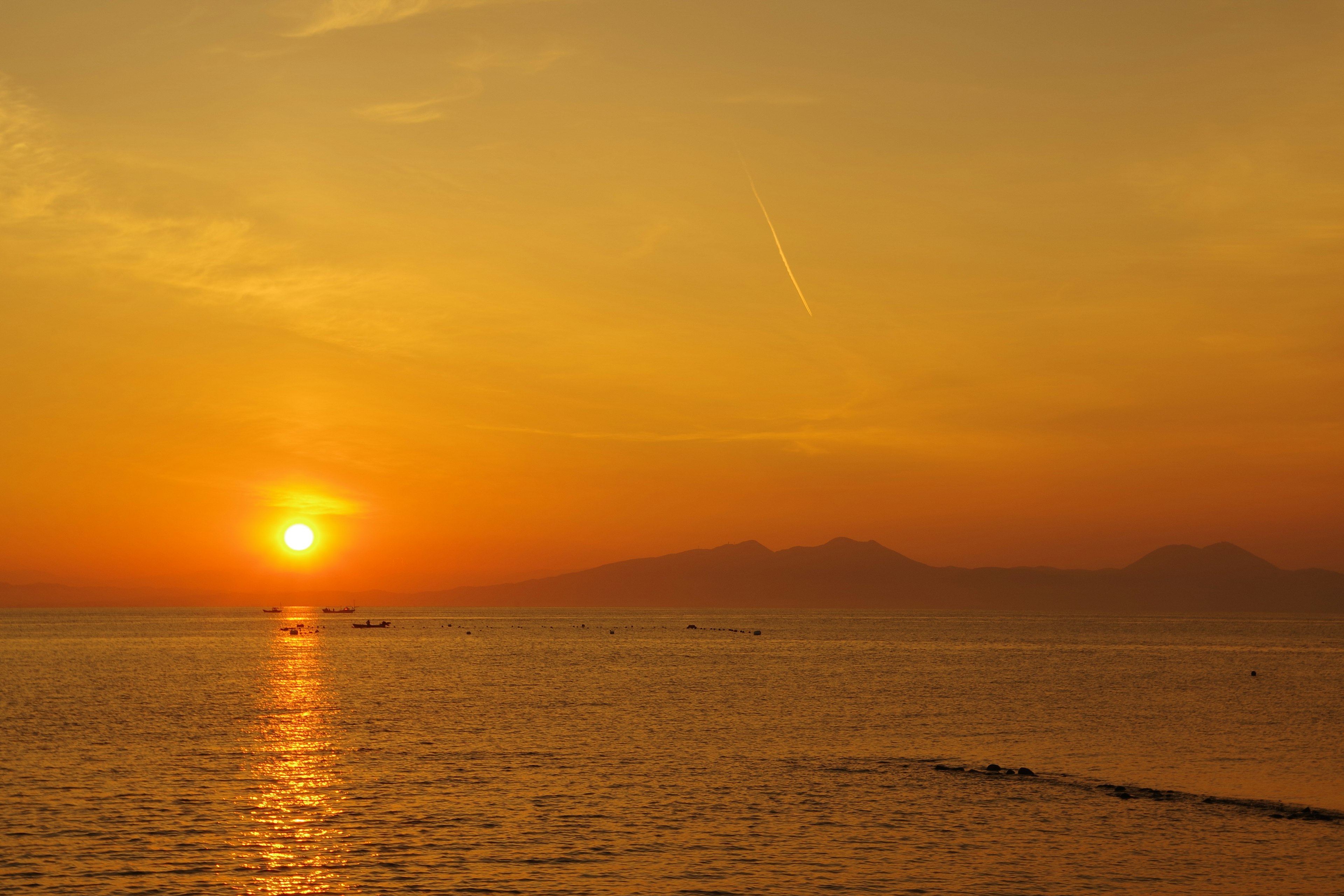 海上日落的美麗風景