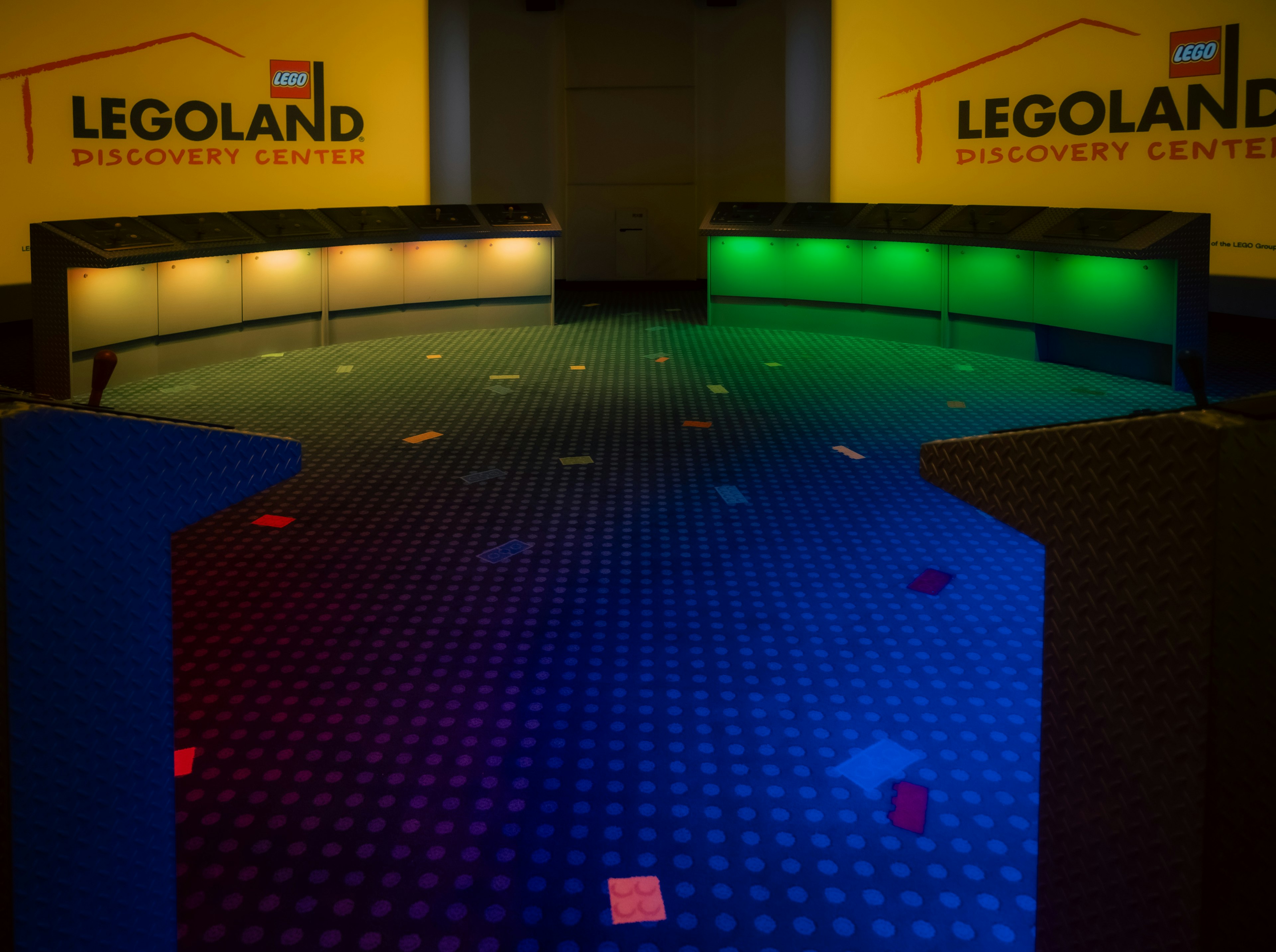 Interior colorido y iluminación del LEGOLAND Discovery Center