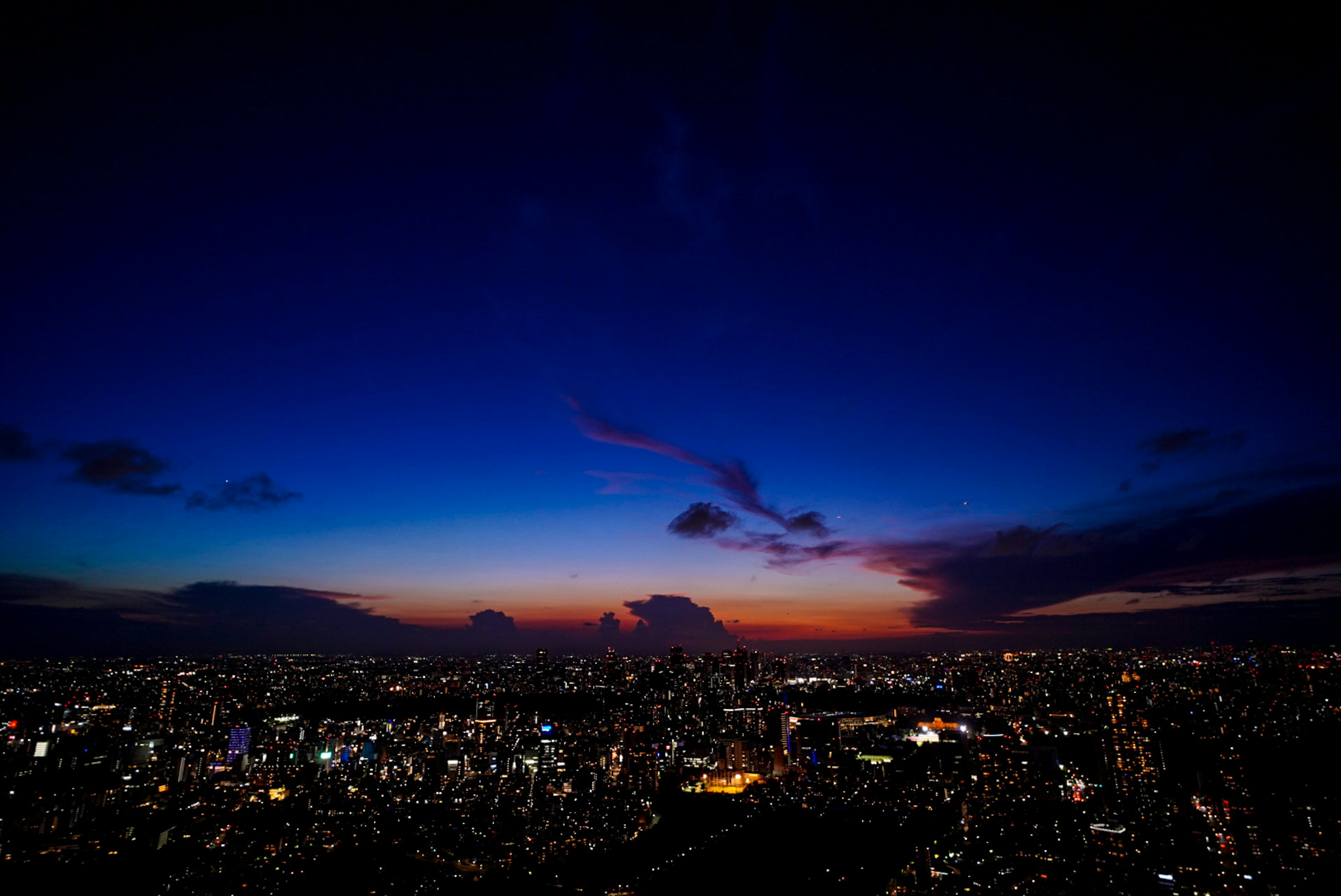 東京の夜景と美しい夕焼けの風景