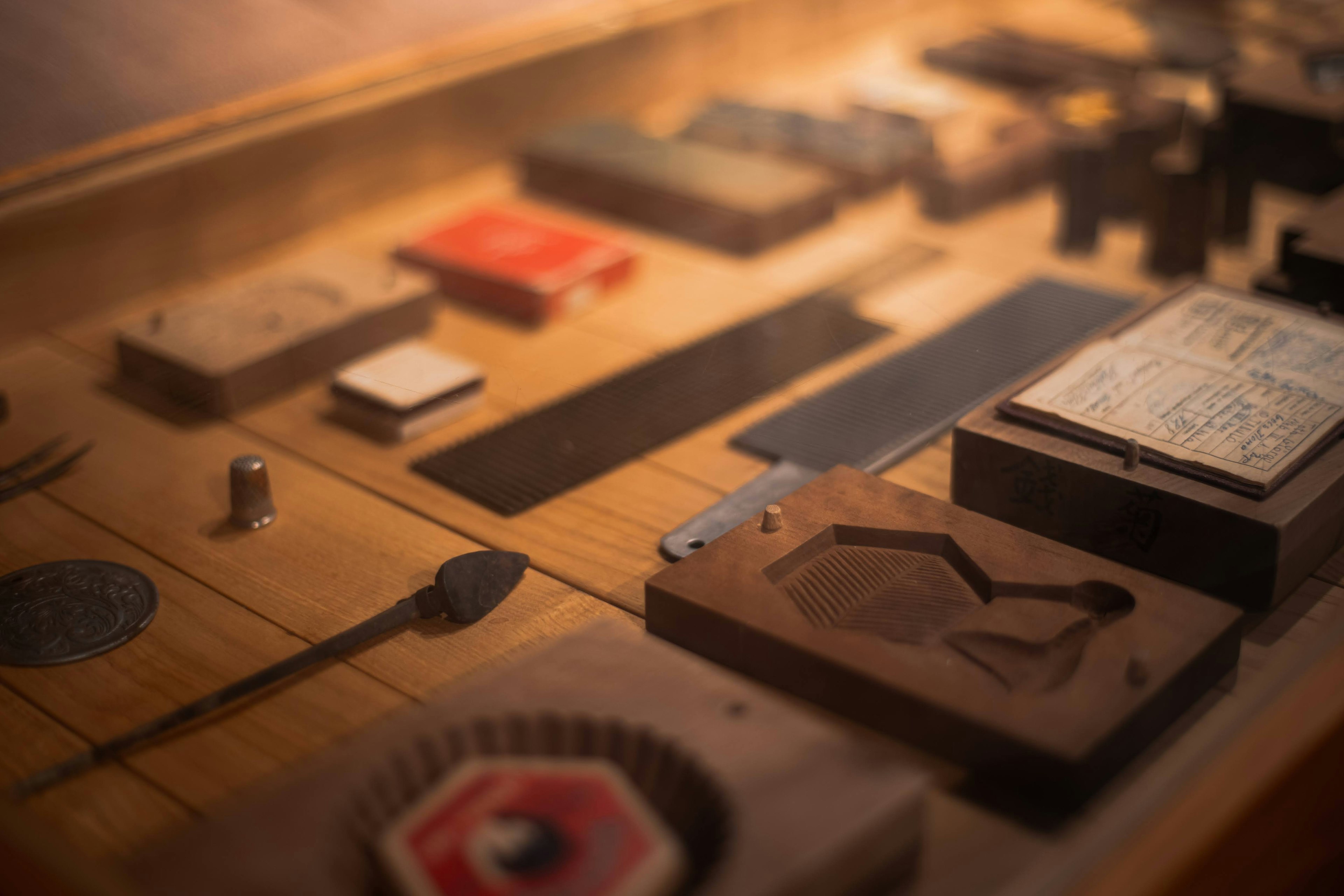 Image of wooden printing tools and molds arranged neatly