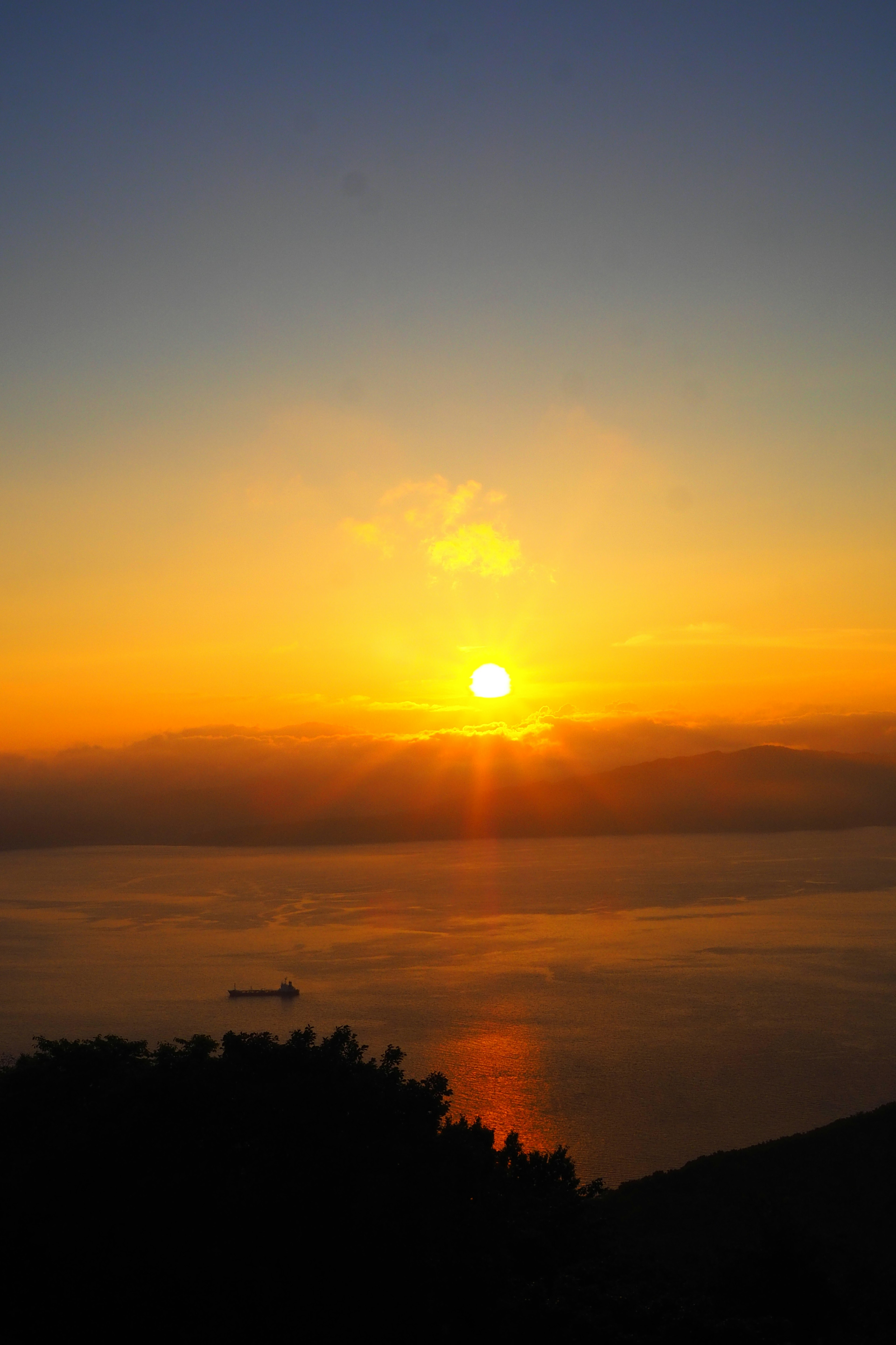 A beautiful sunset over the ocean