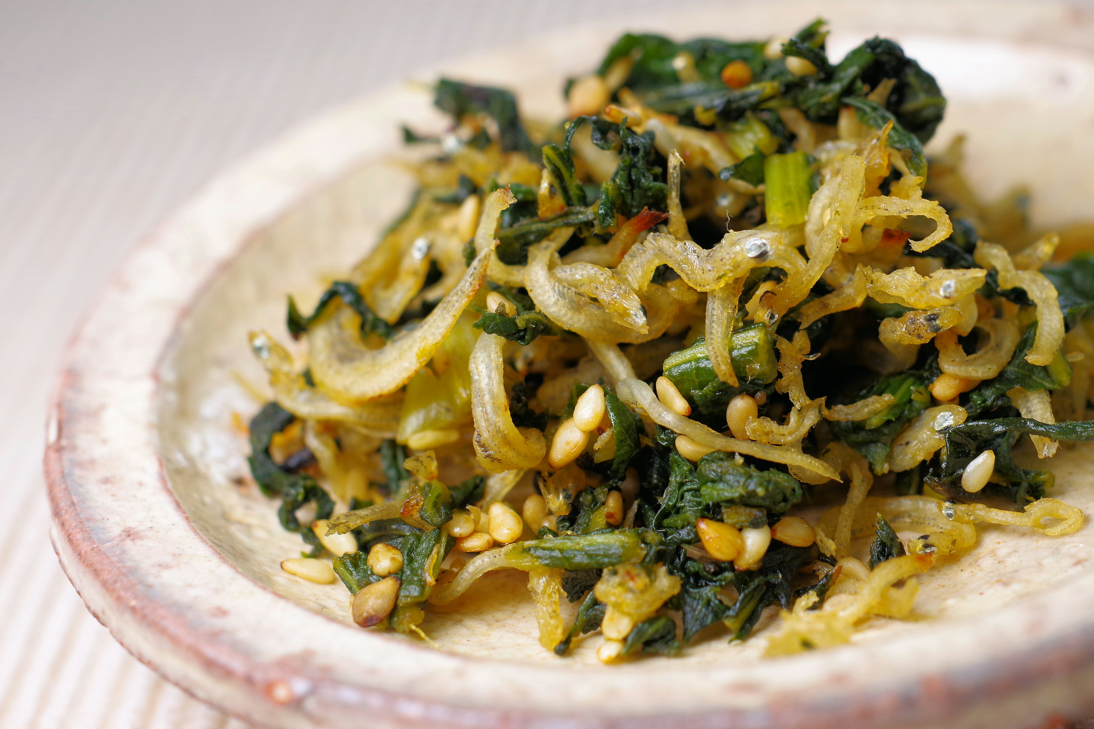 Korean-style seasoned seaweed and vegetable salad