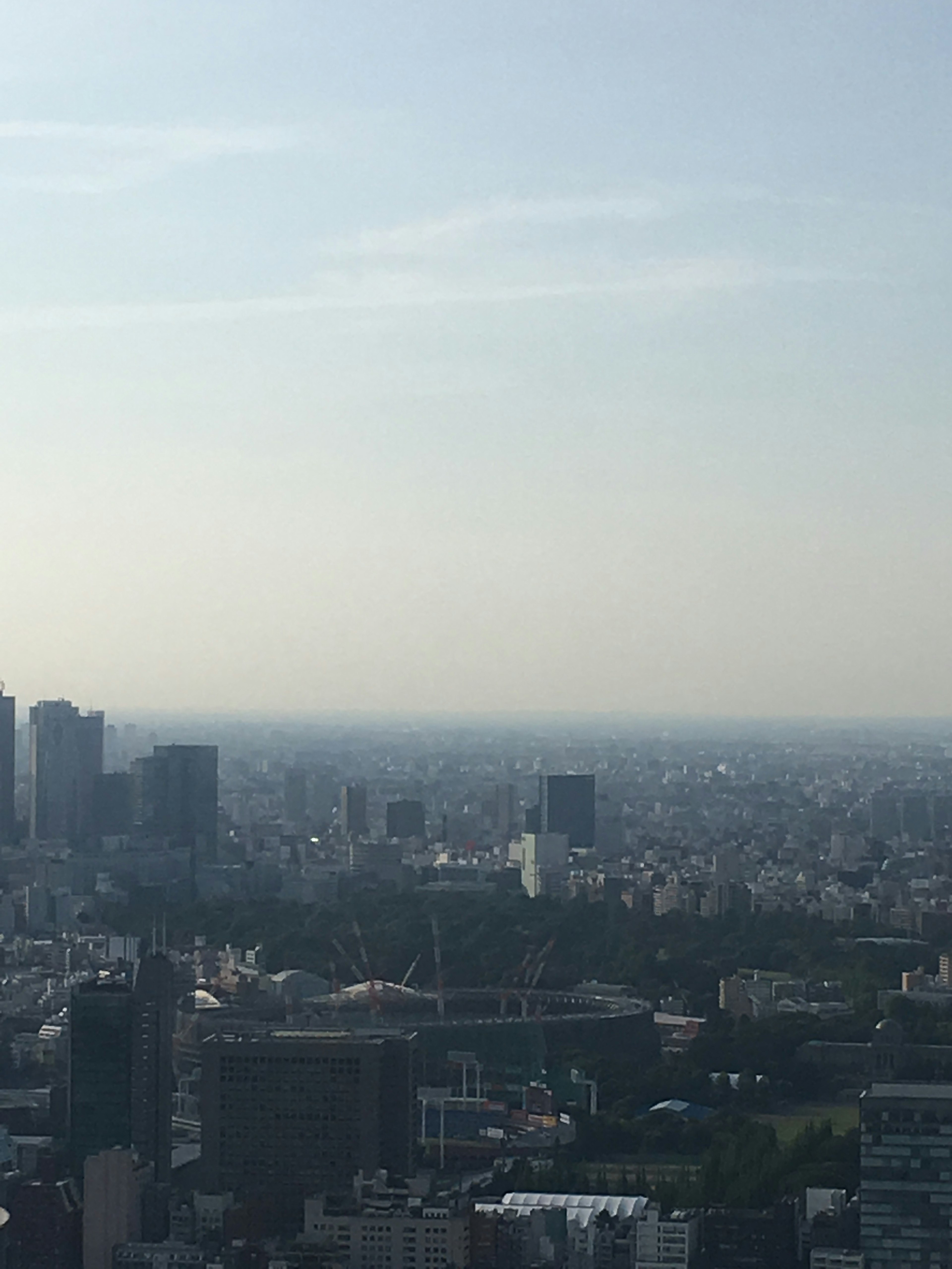 Vista panoramica da un grattacielo skyline urbano paesaggio urbano lontano