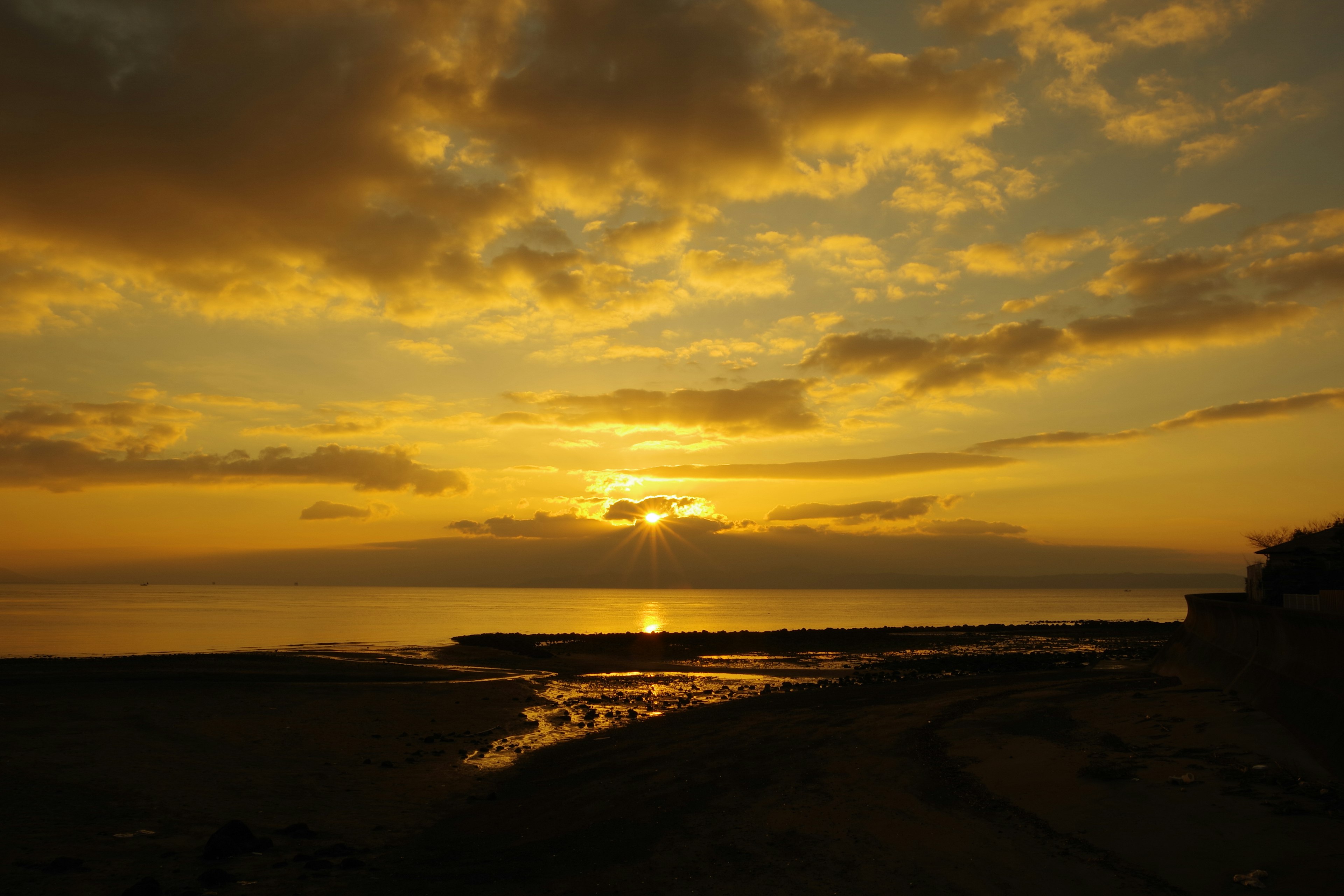 Bellissimo tramonto sul paesaggio oceanico