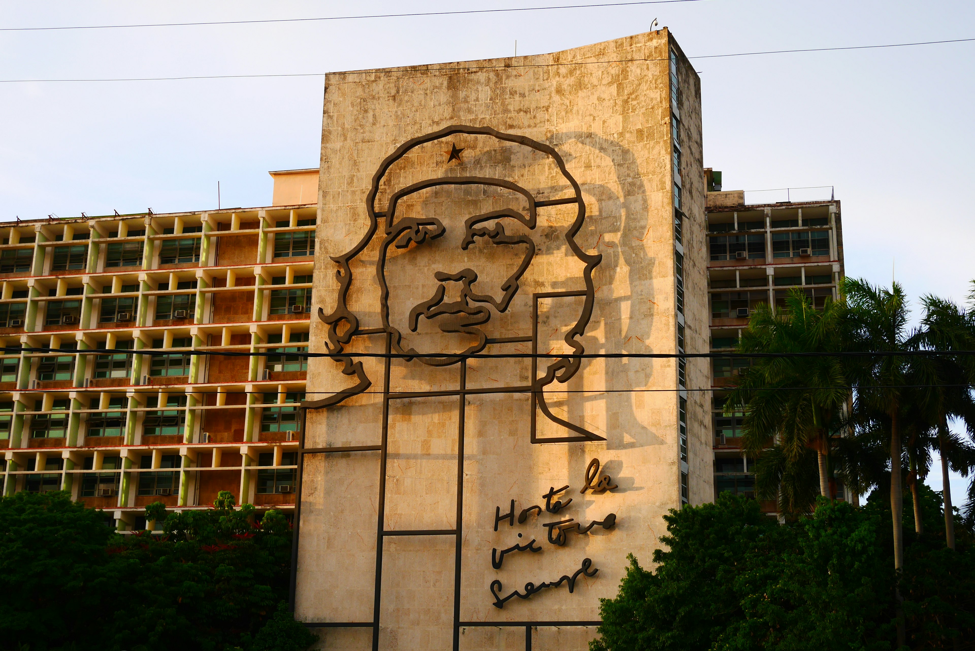 Mural of Che Guevara on a building in Cuba