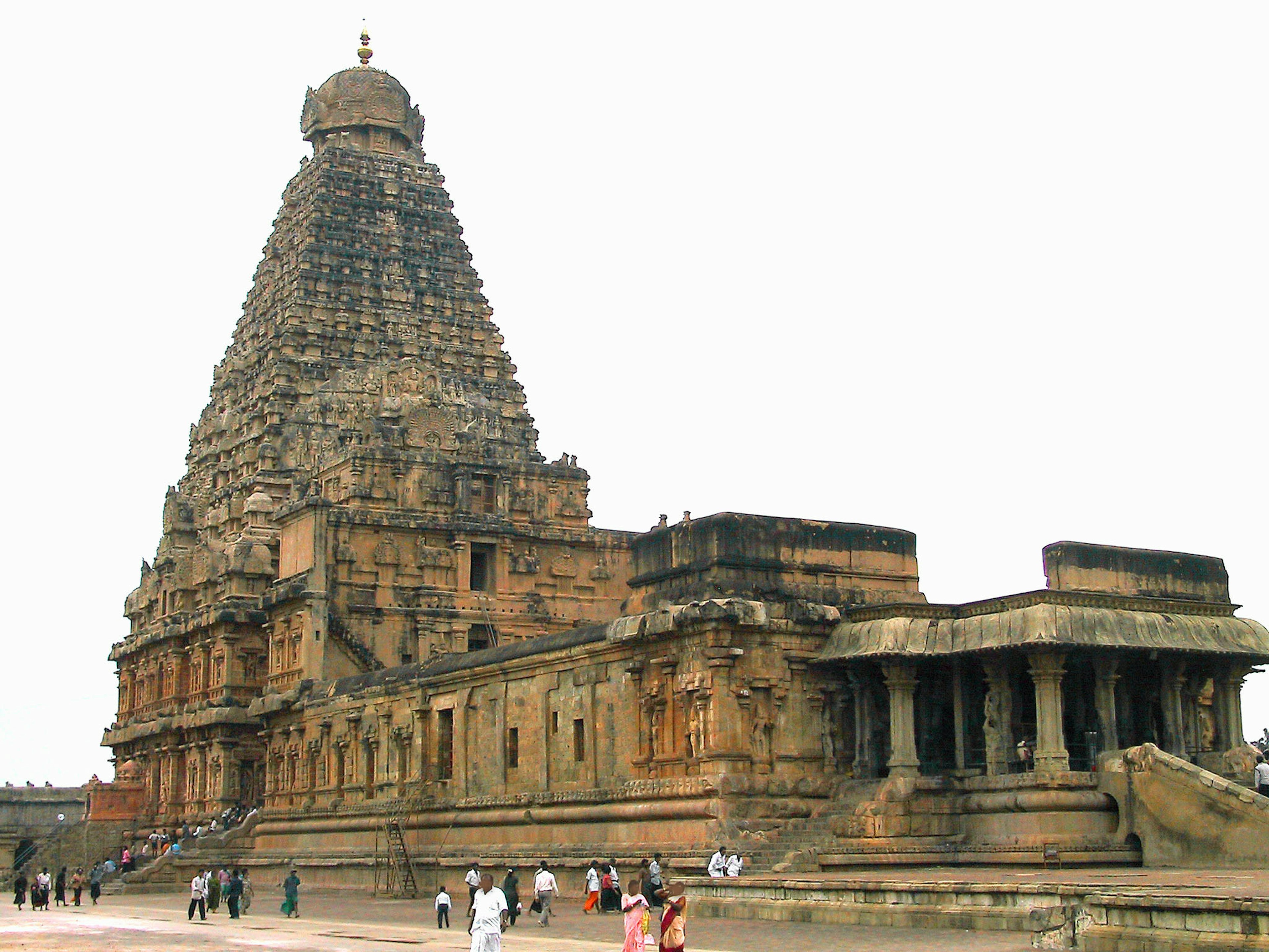 Gran arquitectura del templo Brihadeeswarar en Tamil Nadu