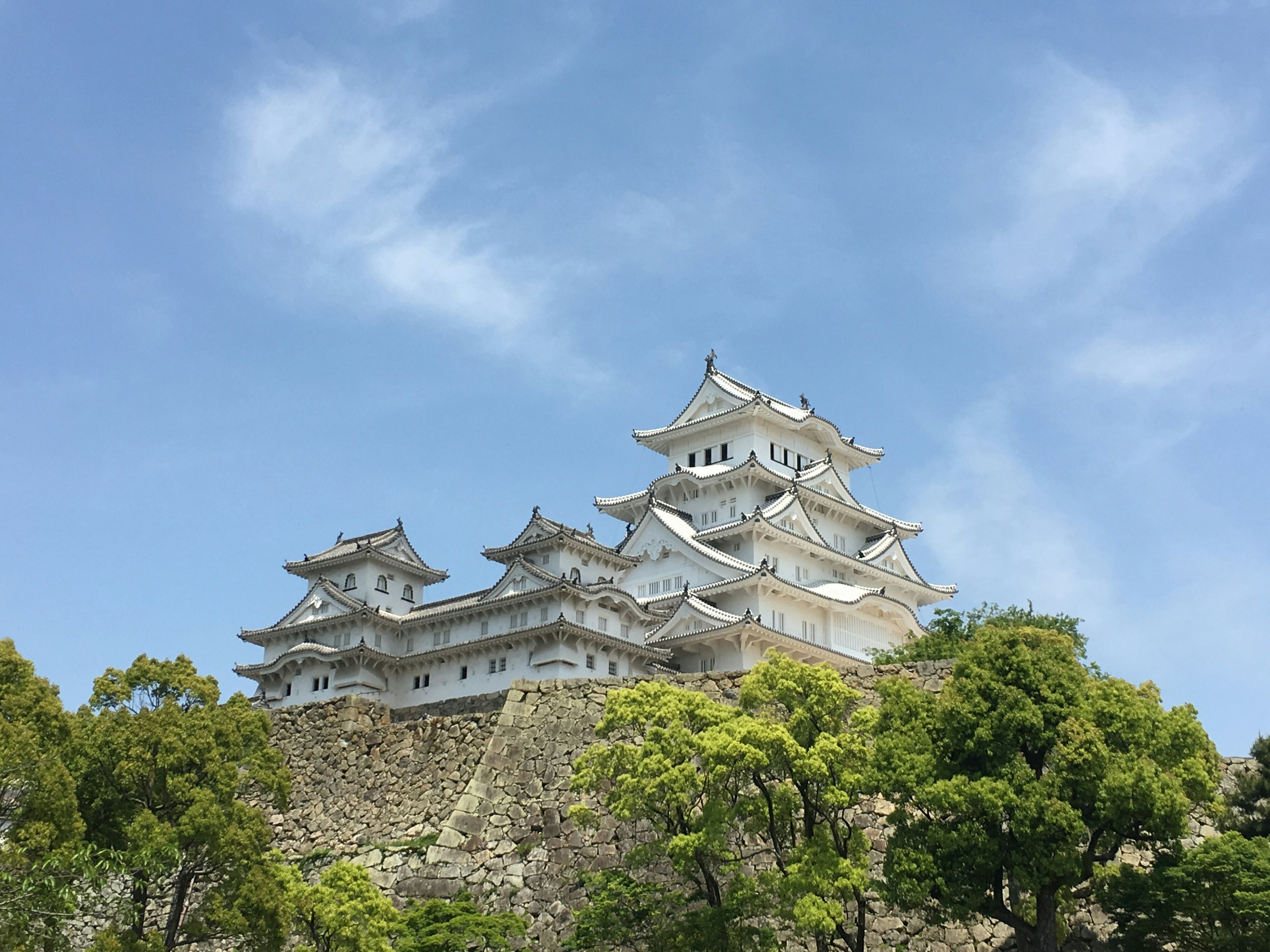 Belle vue du château de Himeji sous un ciel bleu