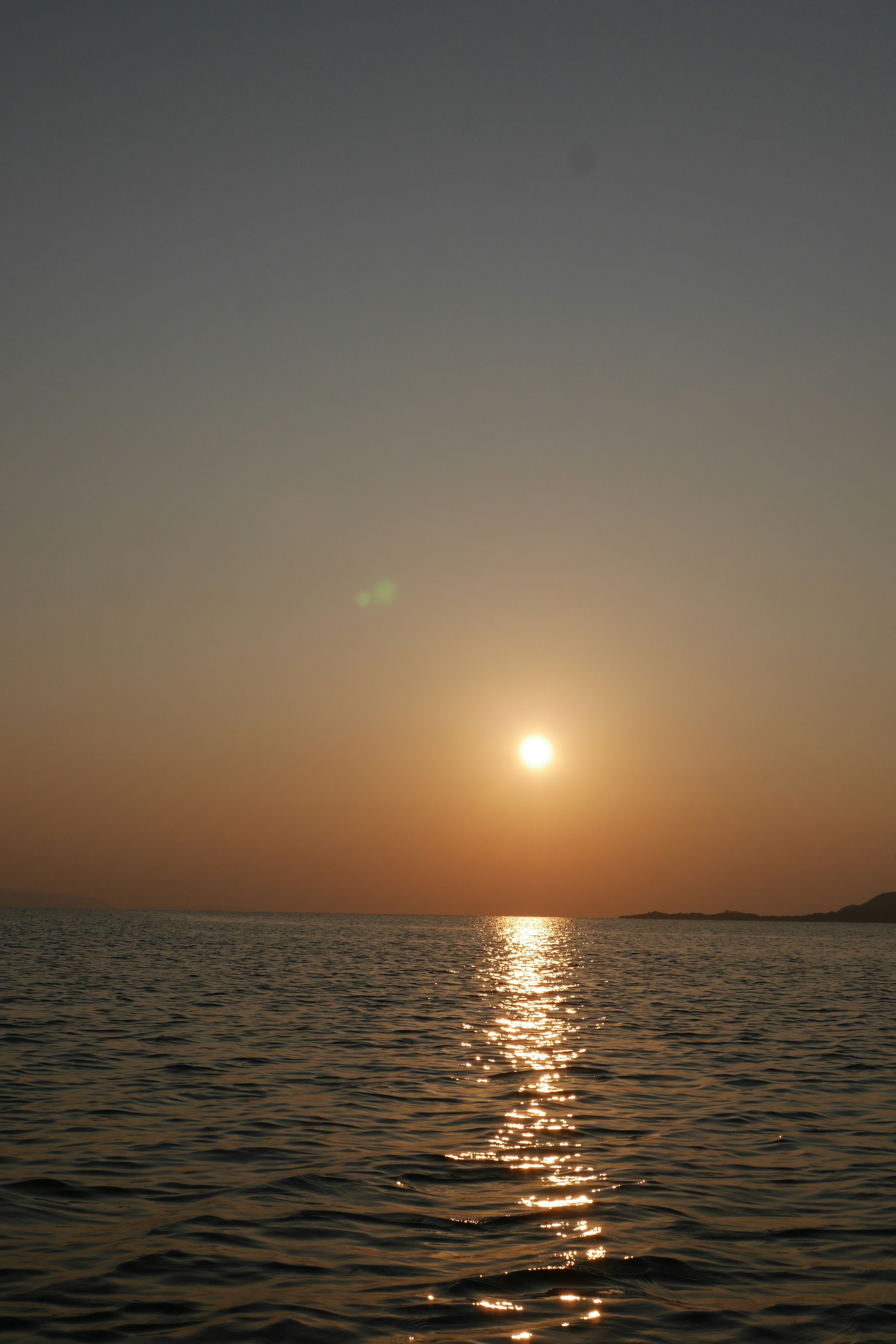 Belle vue du coucher de soleil sur l'océan