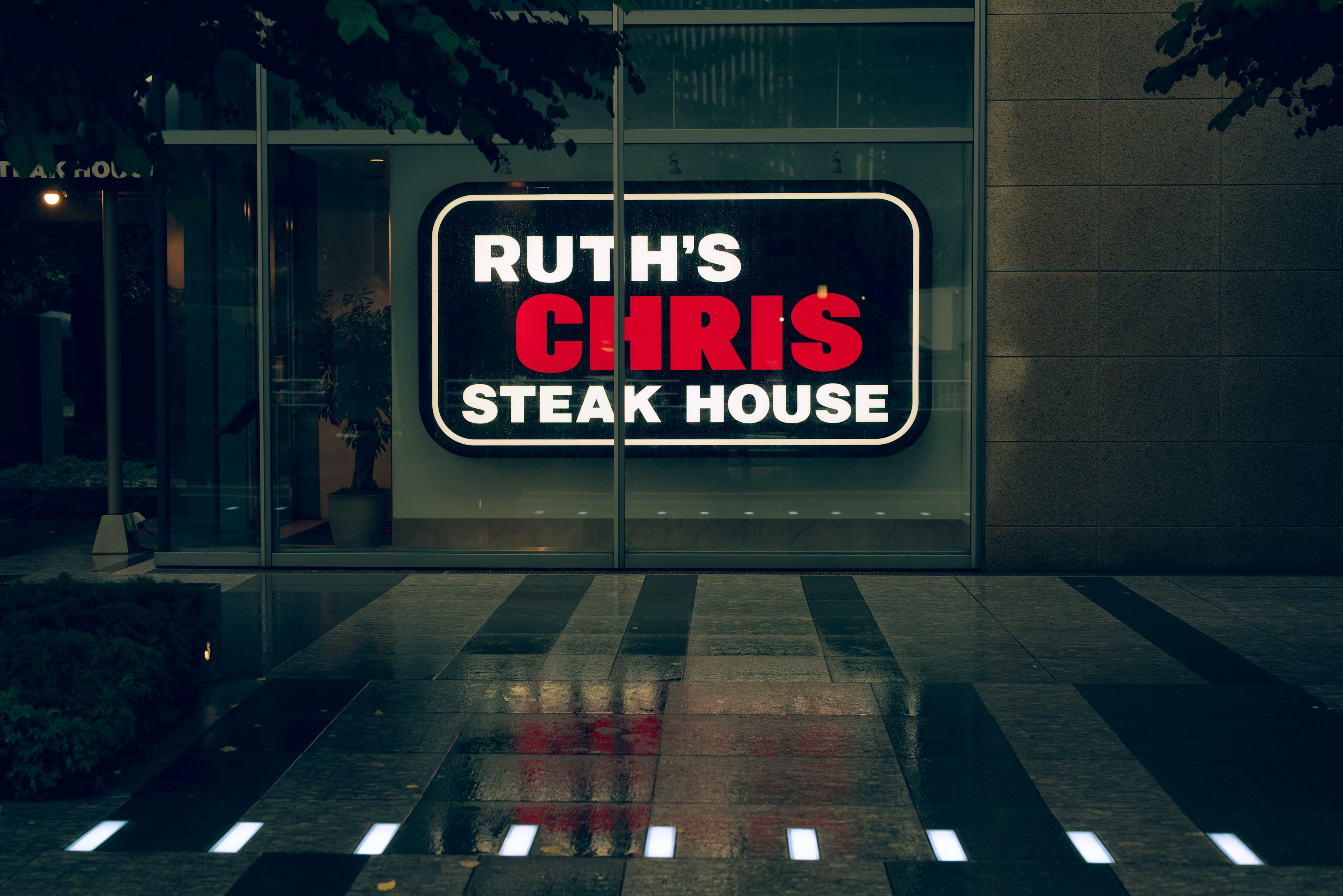 Hình ảnh biển hiệu Ruth's Chris Steak House