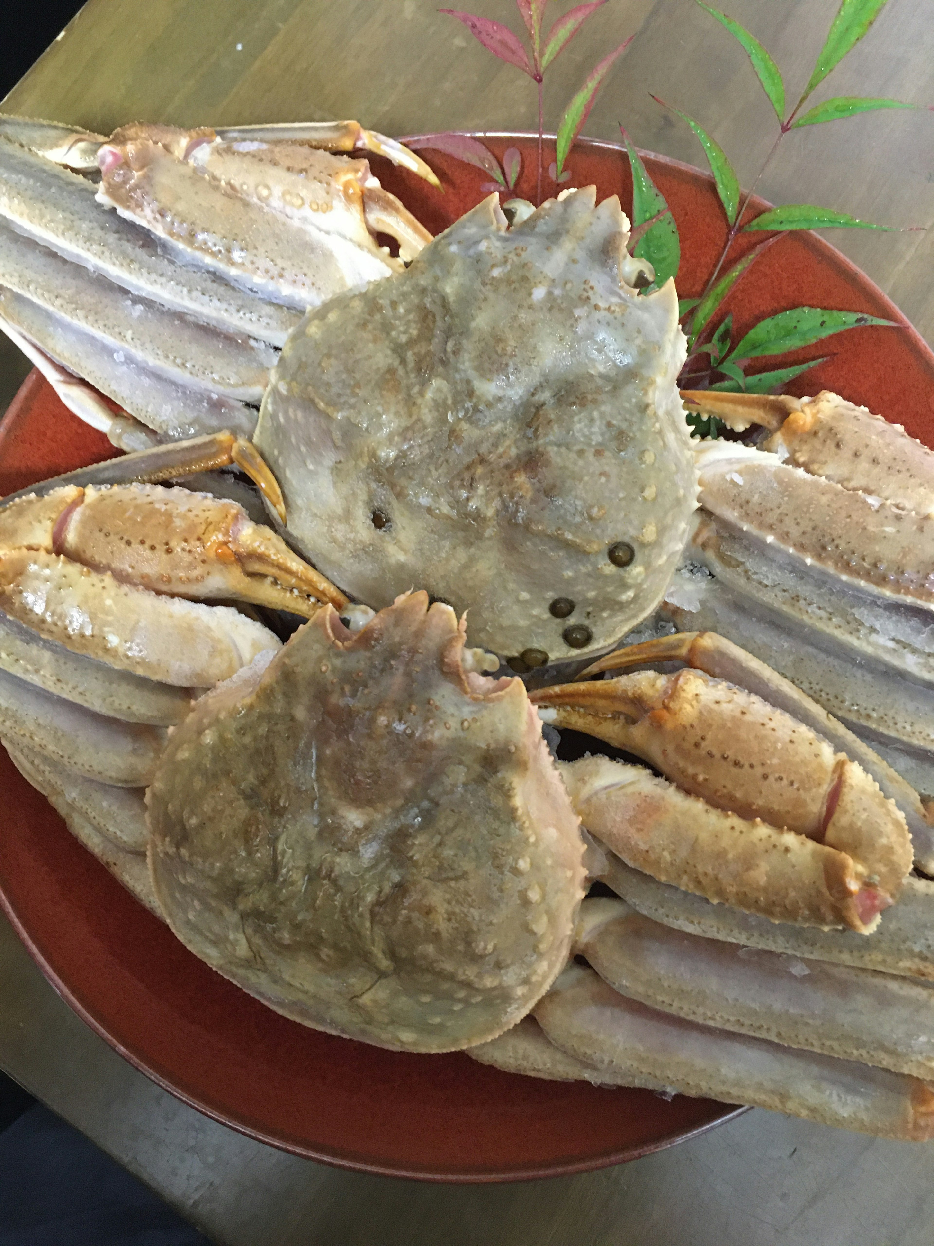 Fresh crabs arranged on a plate