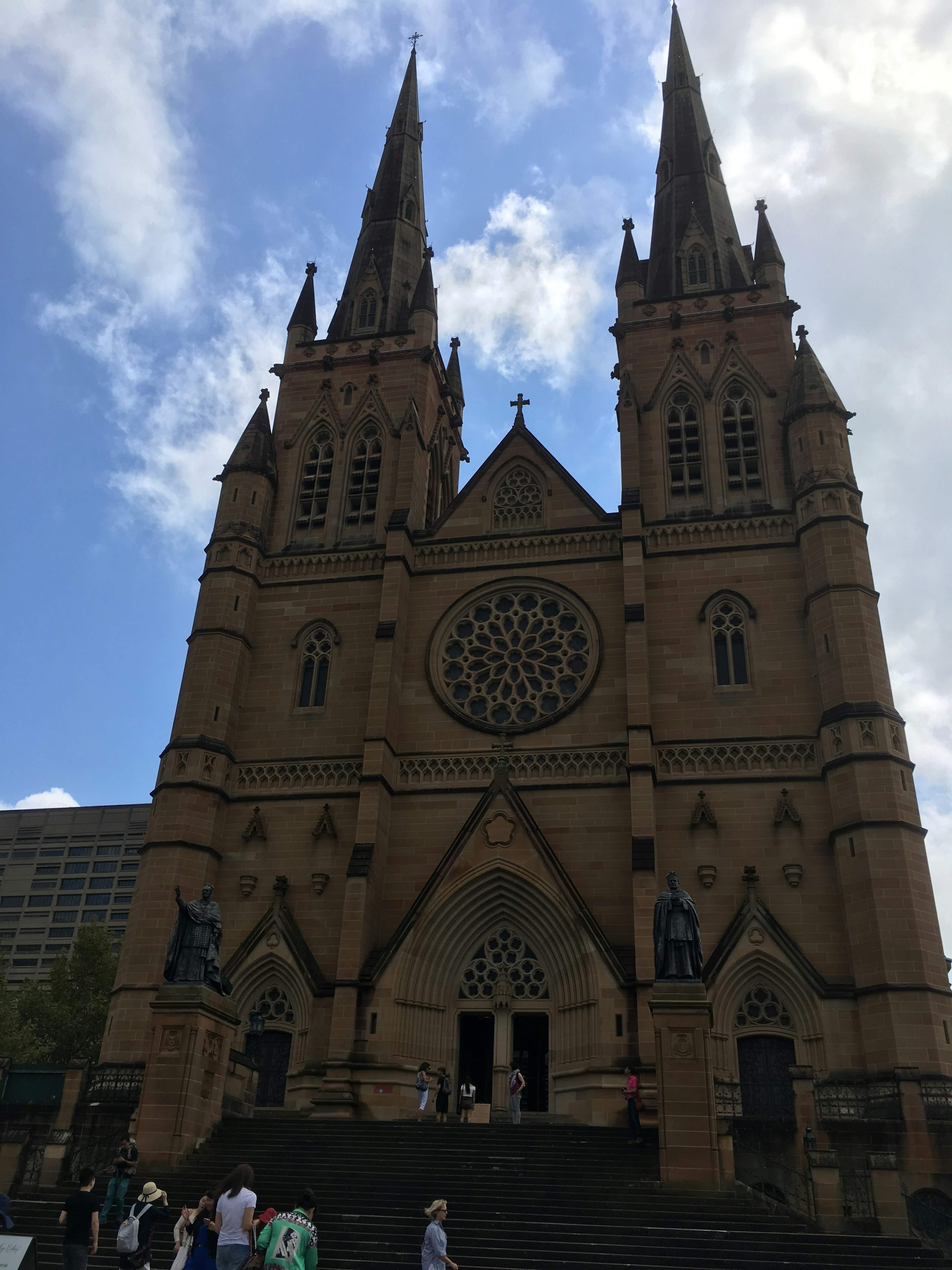 La cathédrale Saint-Marie à Sydney avec une magnifique architecture gothique