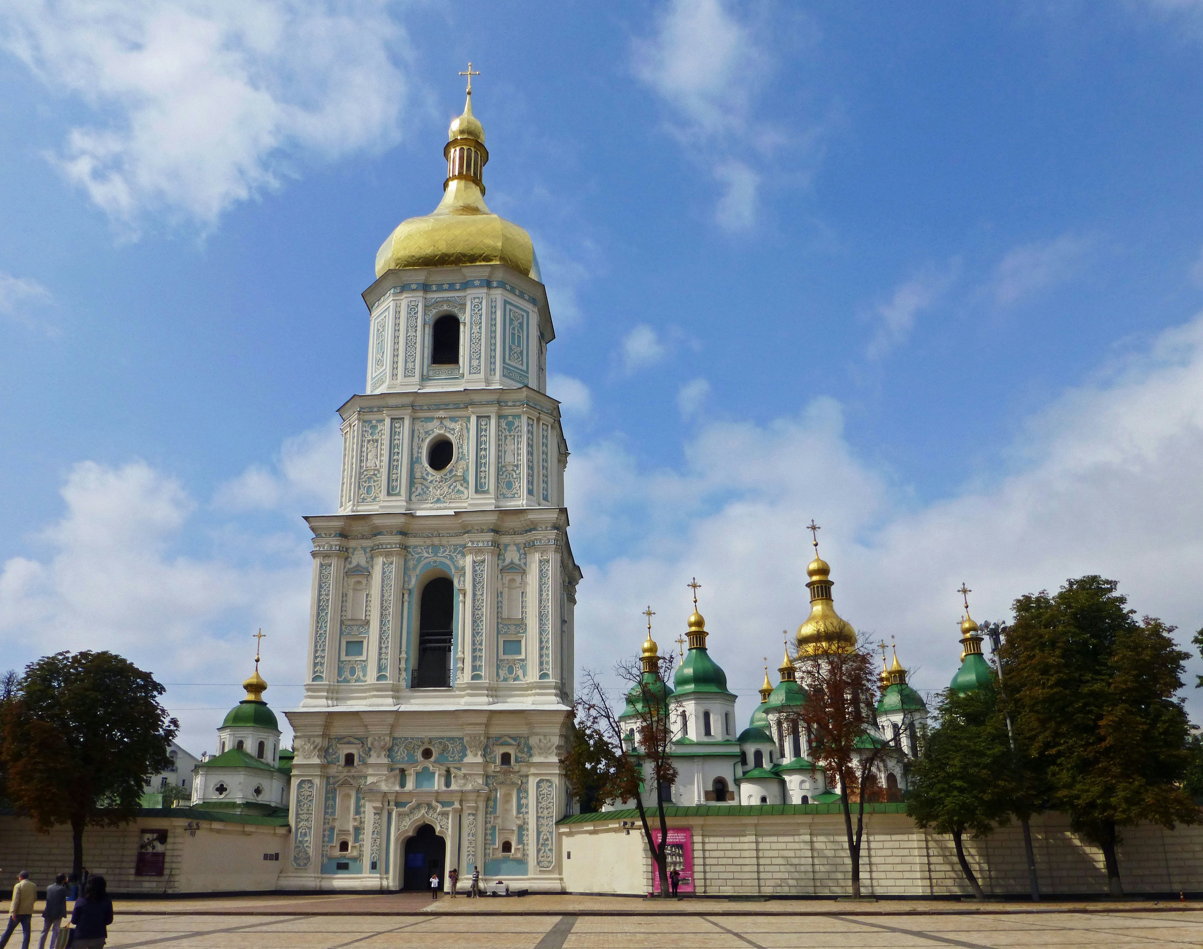 Beautiful view of a cathedral with golden domes