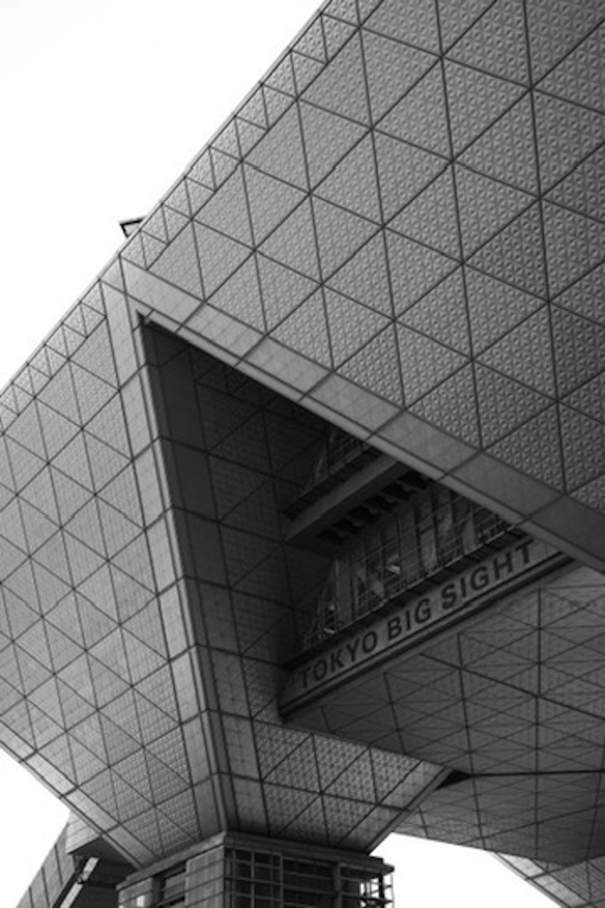 Dynamic Angles In Architecture Photos | Download Royalty-Free Images ...