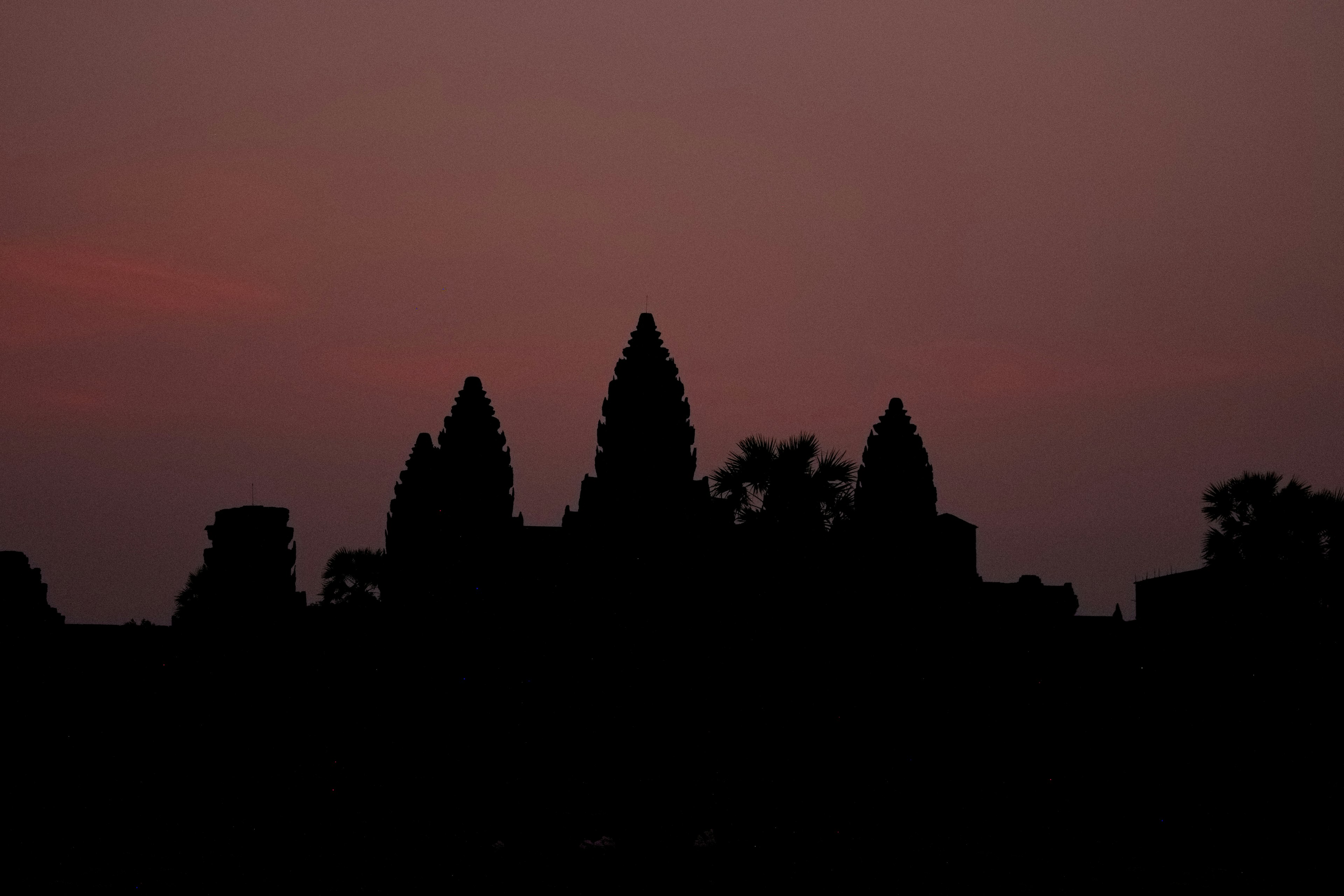 Silhouette di Angkor Wat al crepuscolo