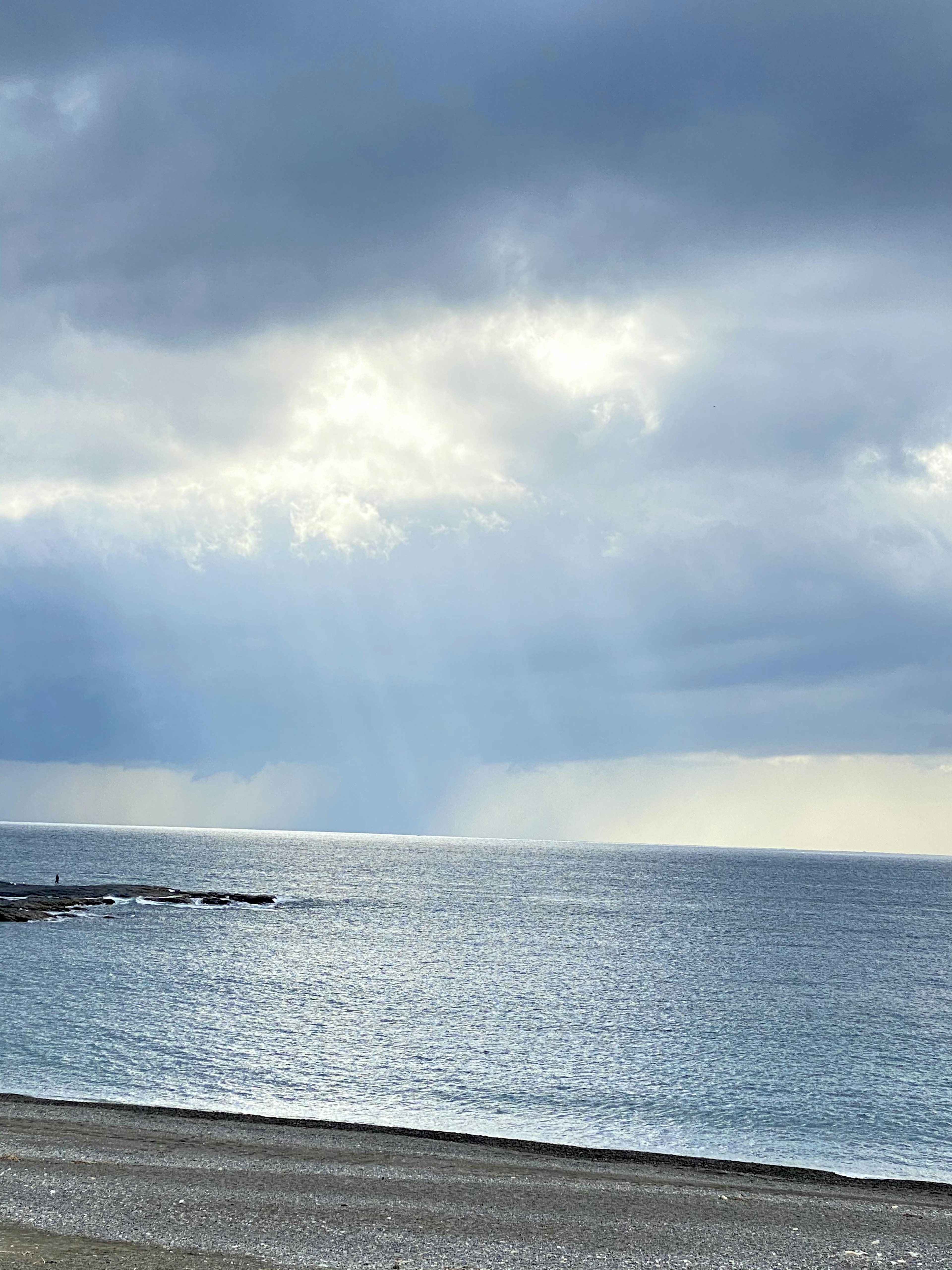 海と空のコントラストが美しい景色