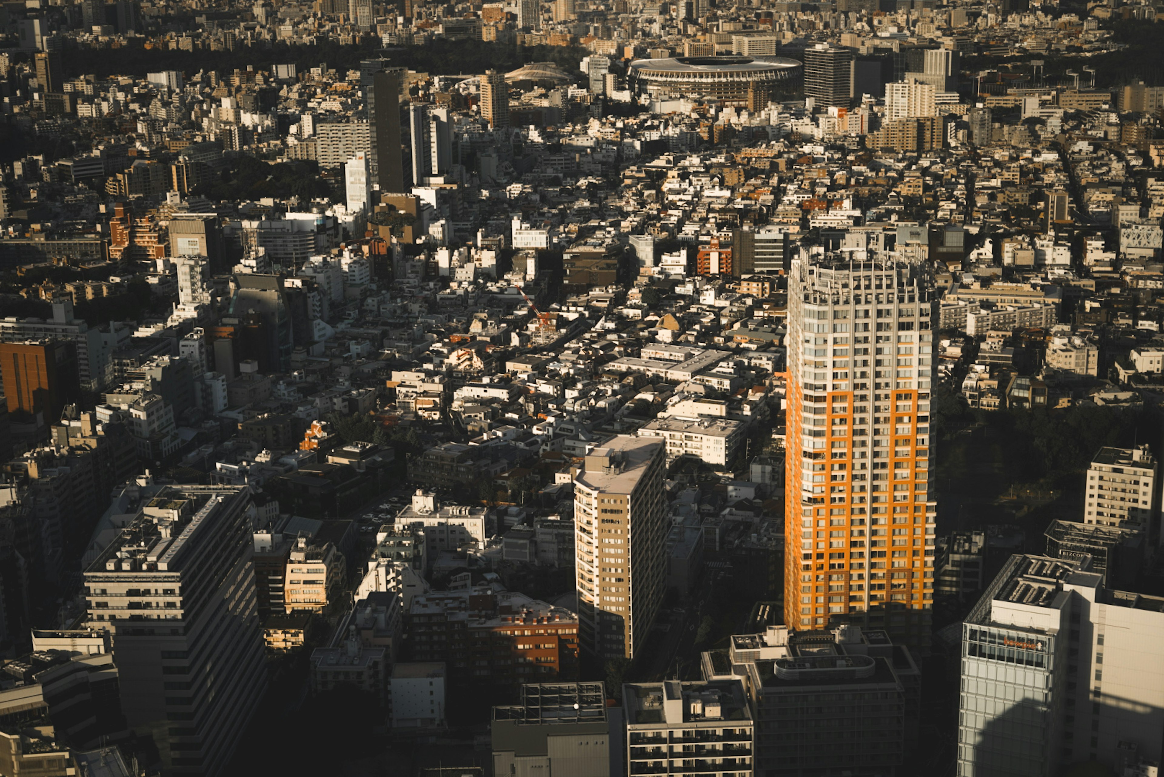 東京の高層ビル群のパノラマビュー