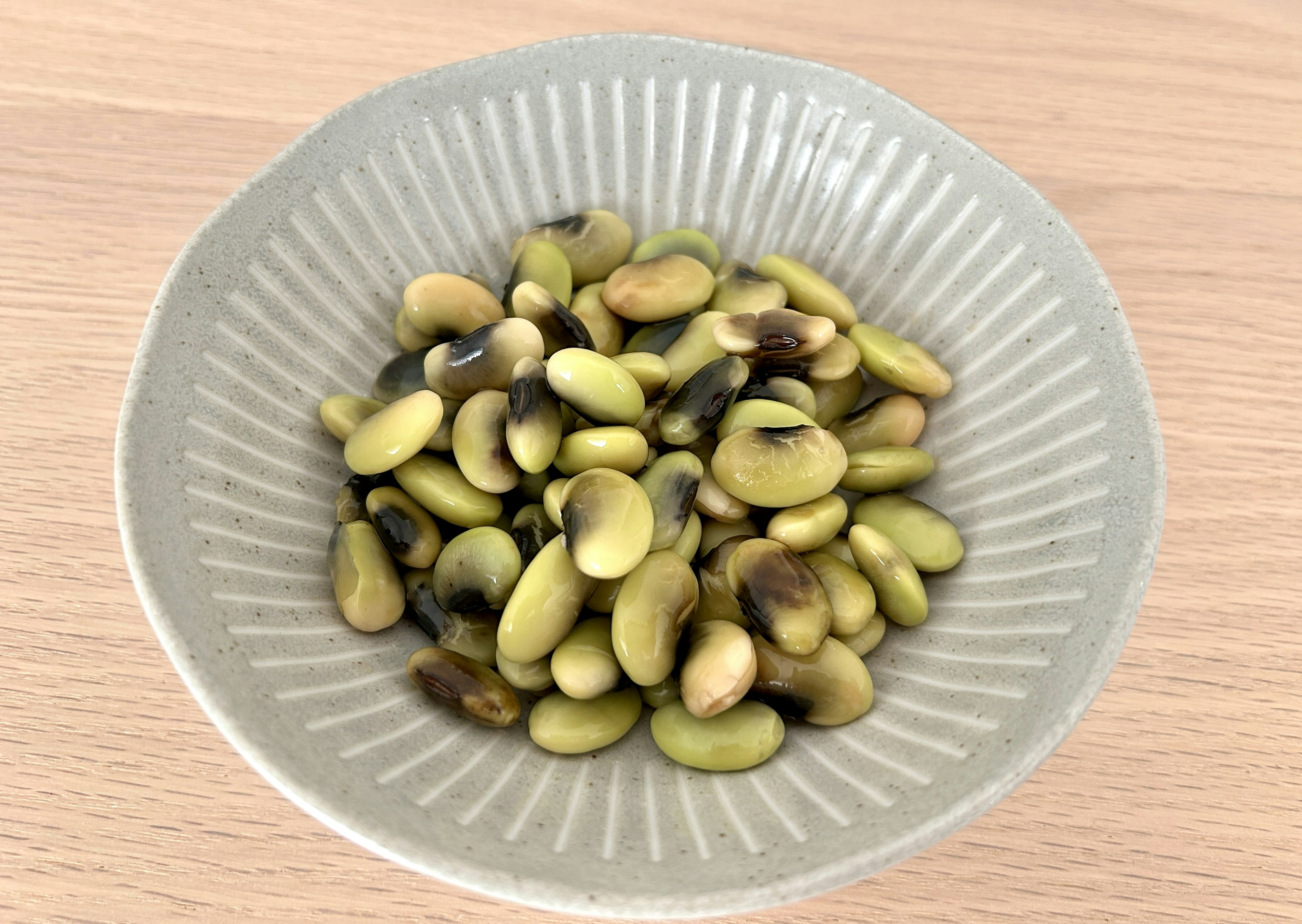 Green beans in a gray bowl