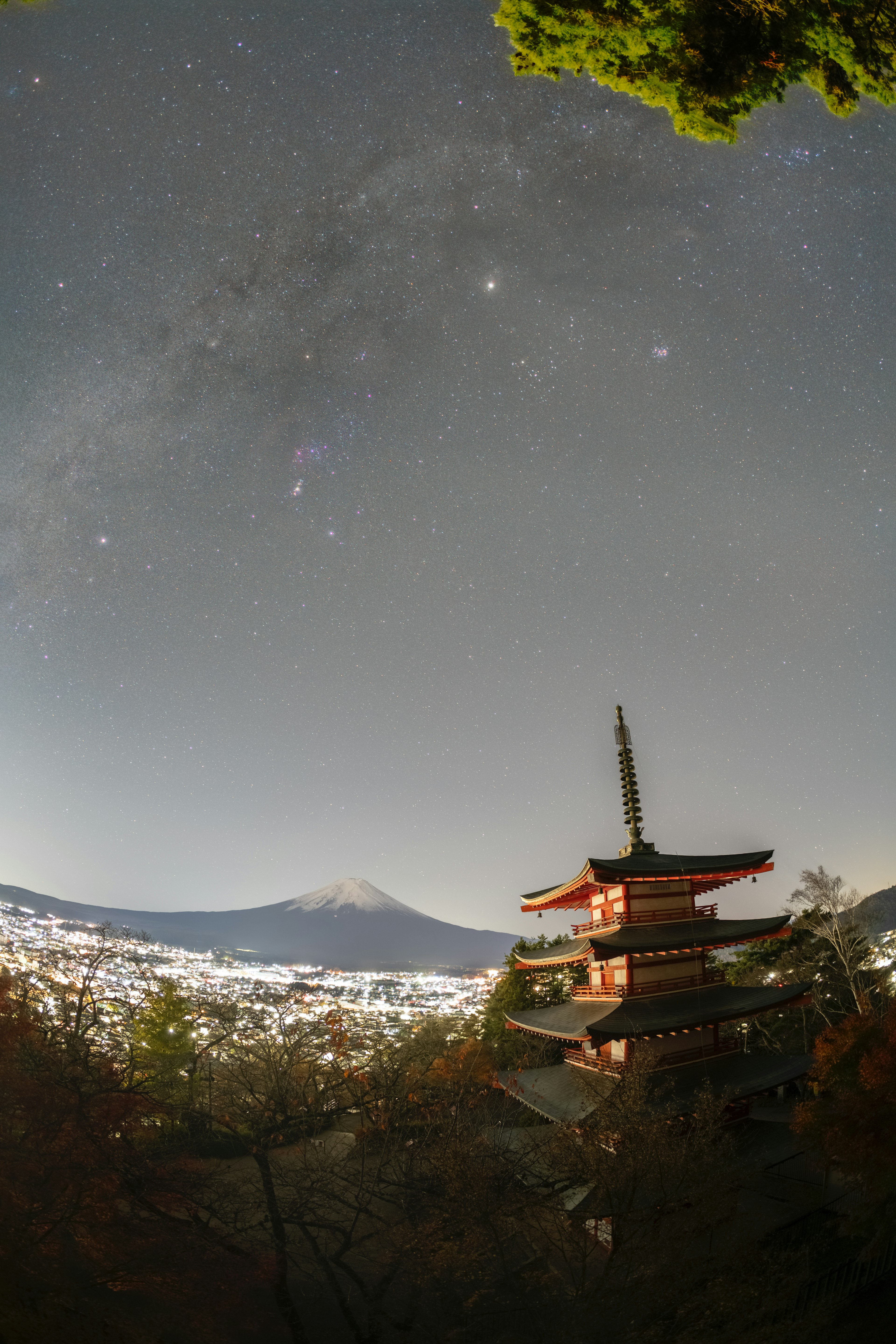 五層塔與富士山和星空