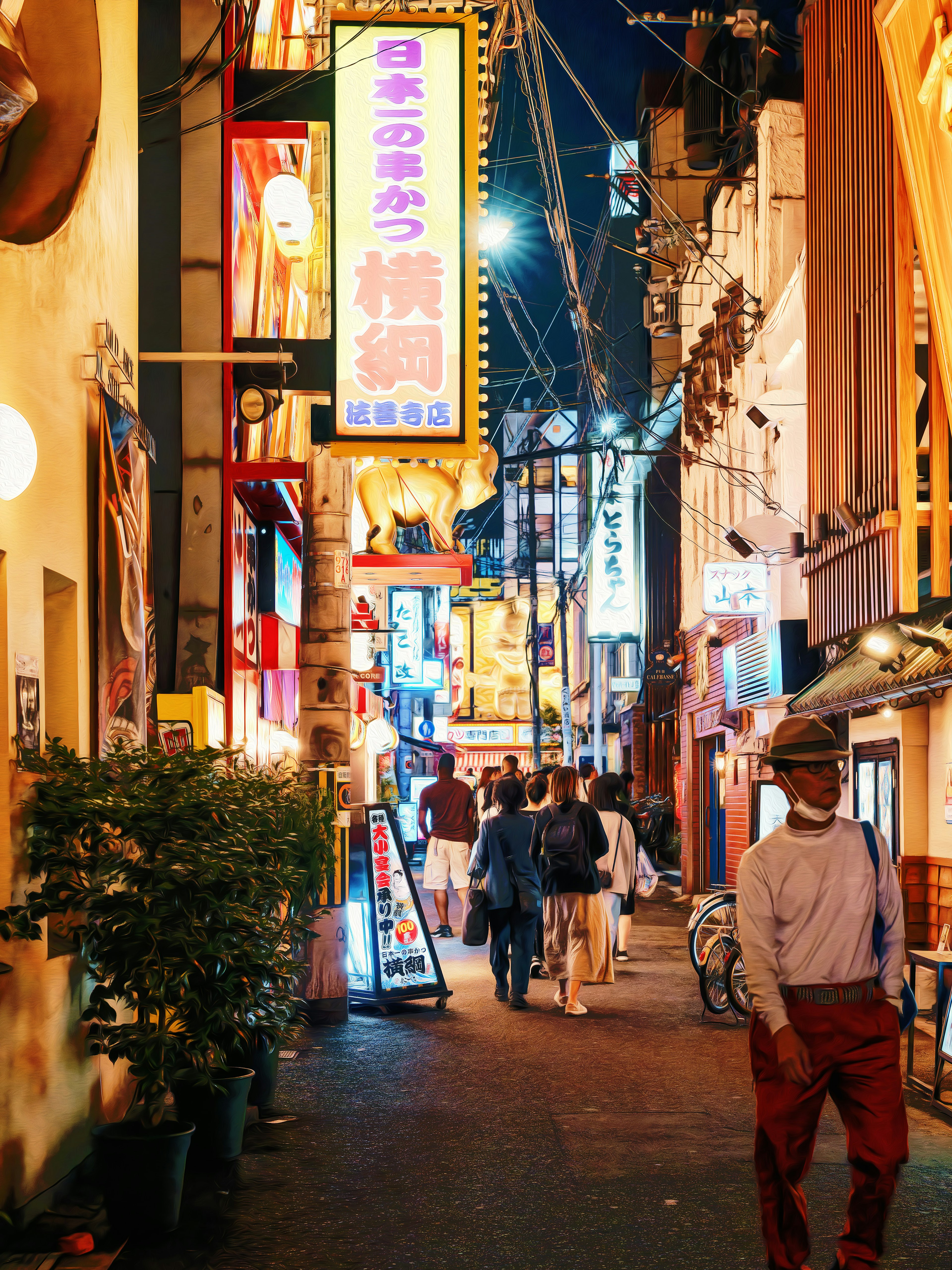 賑やかな夜の街並みに人々が歩く色とりどりの看板が並ぶ通り