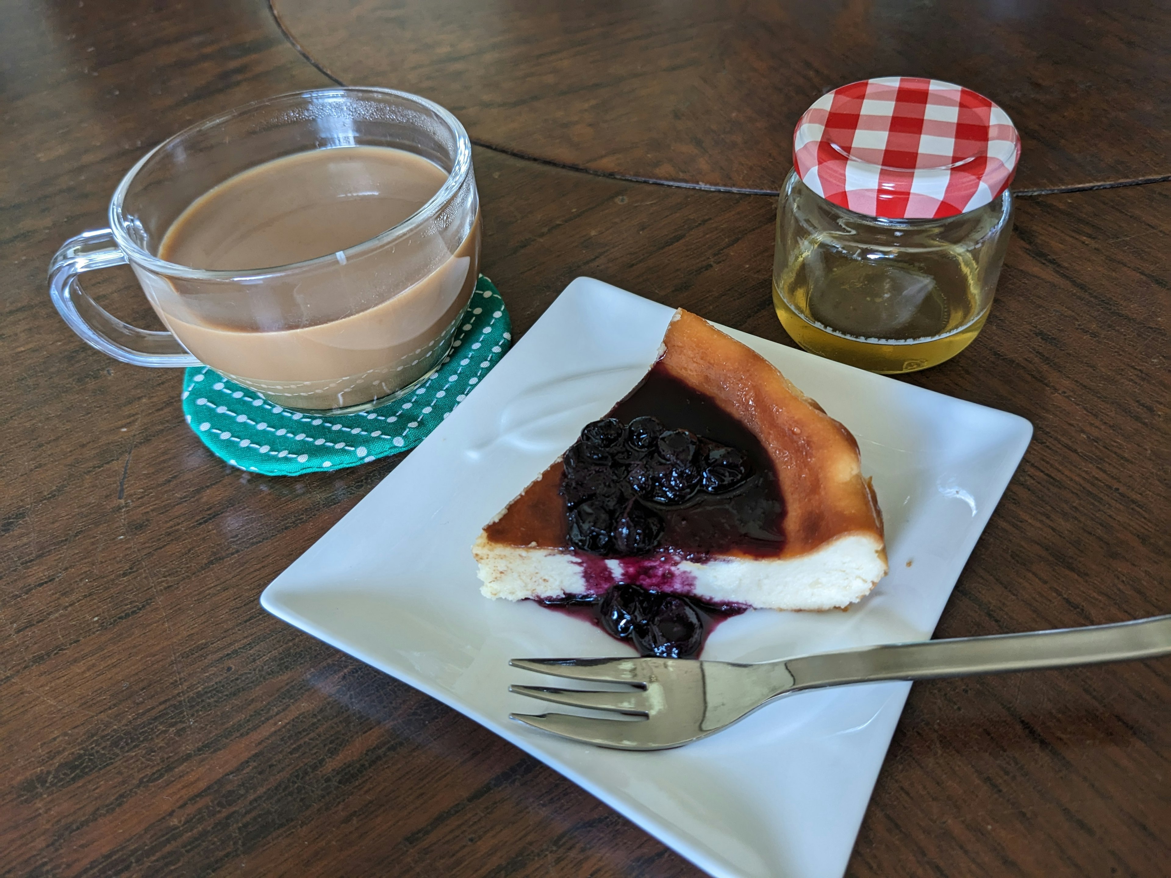 コーヒーとブルーベリーケーキのセット