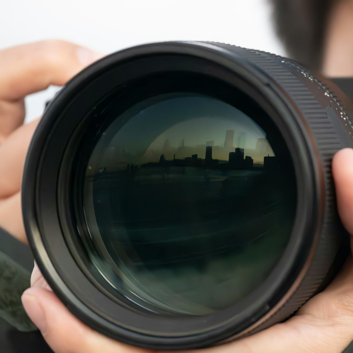ファインダーから見る景色も素敵だけれど、レンズに映る景色も素敵。大好きなカメラそのものに映る世界。 カメラ 夕焼け お茶碗蒸し