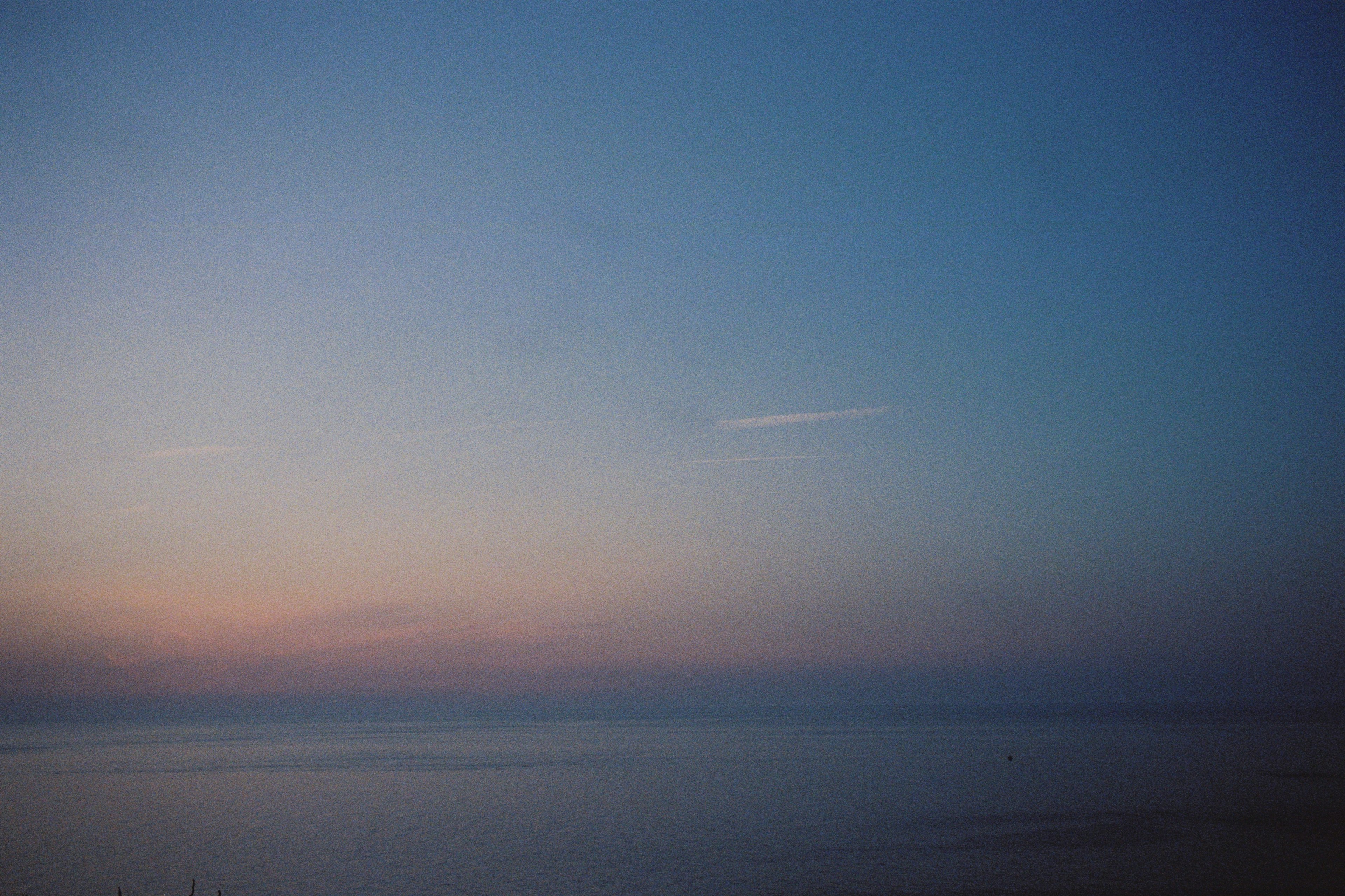 Mer calme avec un ciel en dégradé magnifique