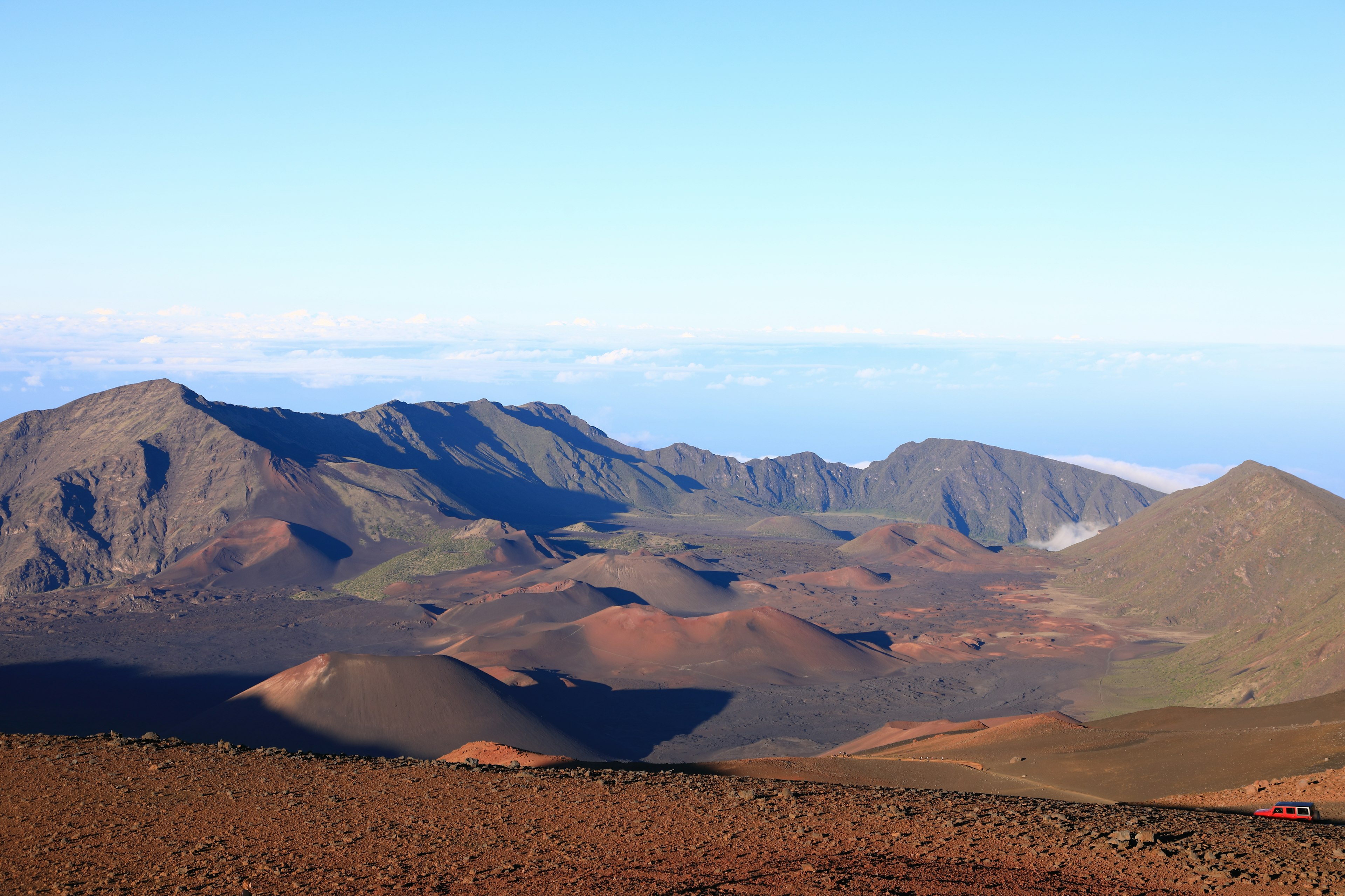 Lanskap vulkan berwarna-warni di Mauna Kea, Hawaii