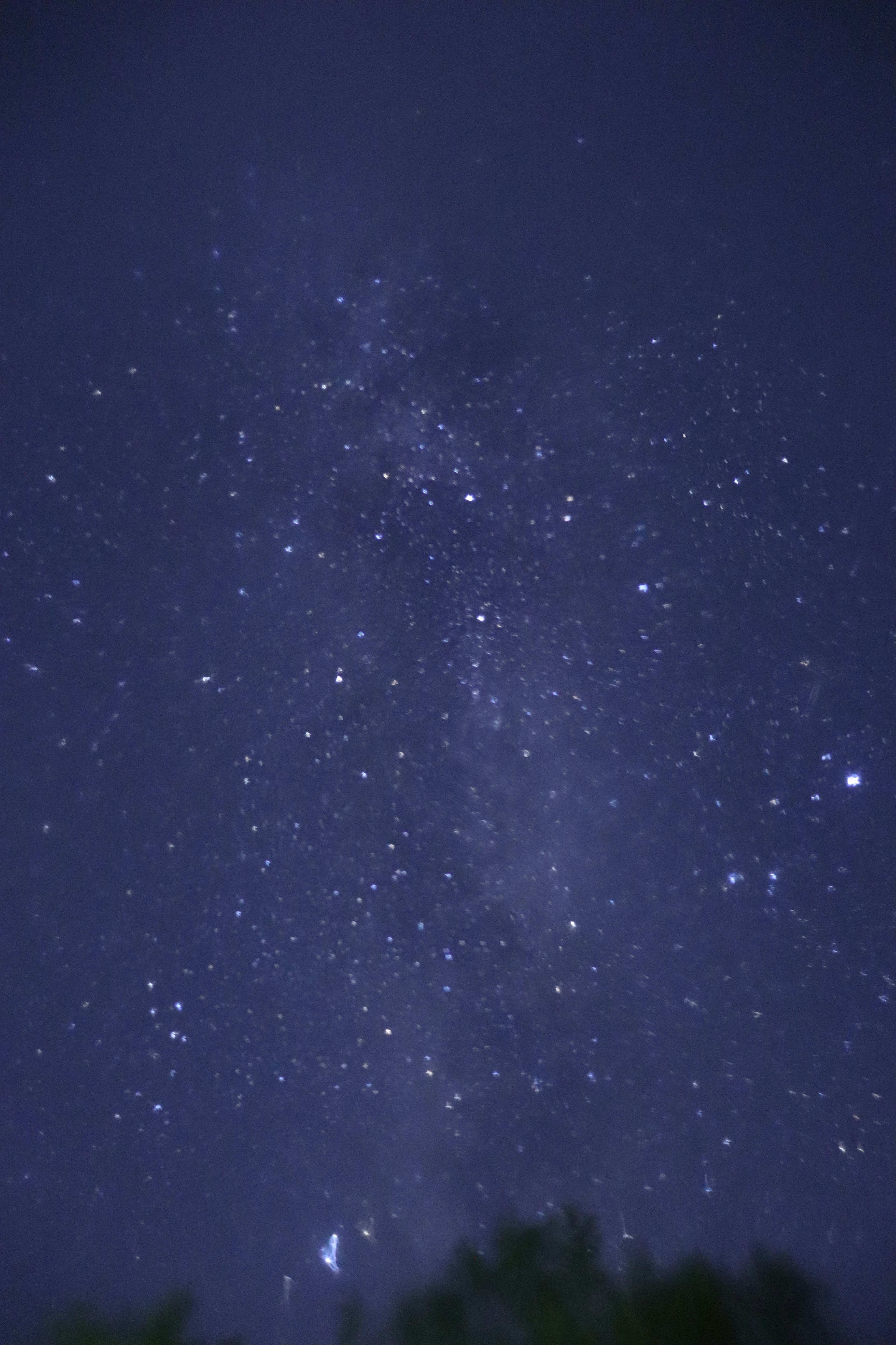 Vista mozzafiato di stelle e galassia nel cielo notturno