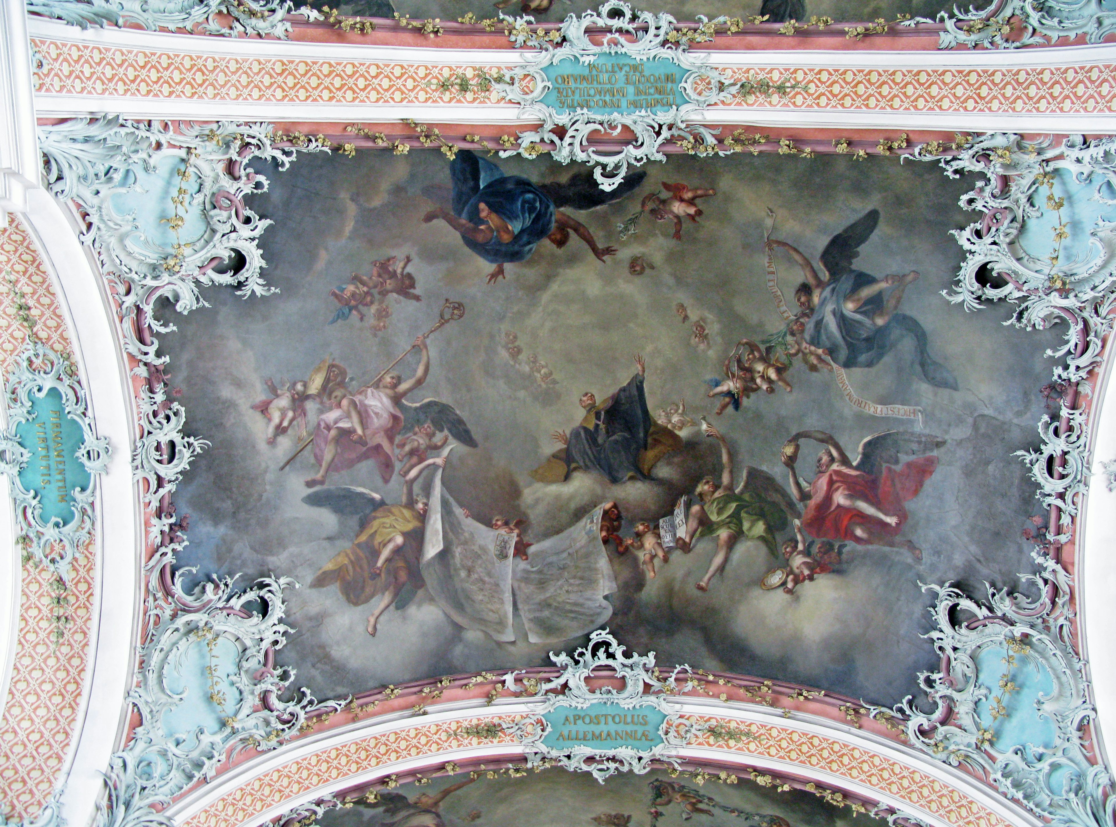 Magnifique peinture de plafond baroque représentant des anges et des divinités