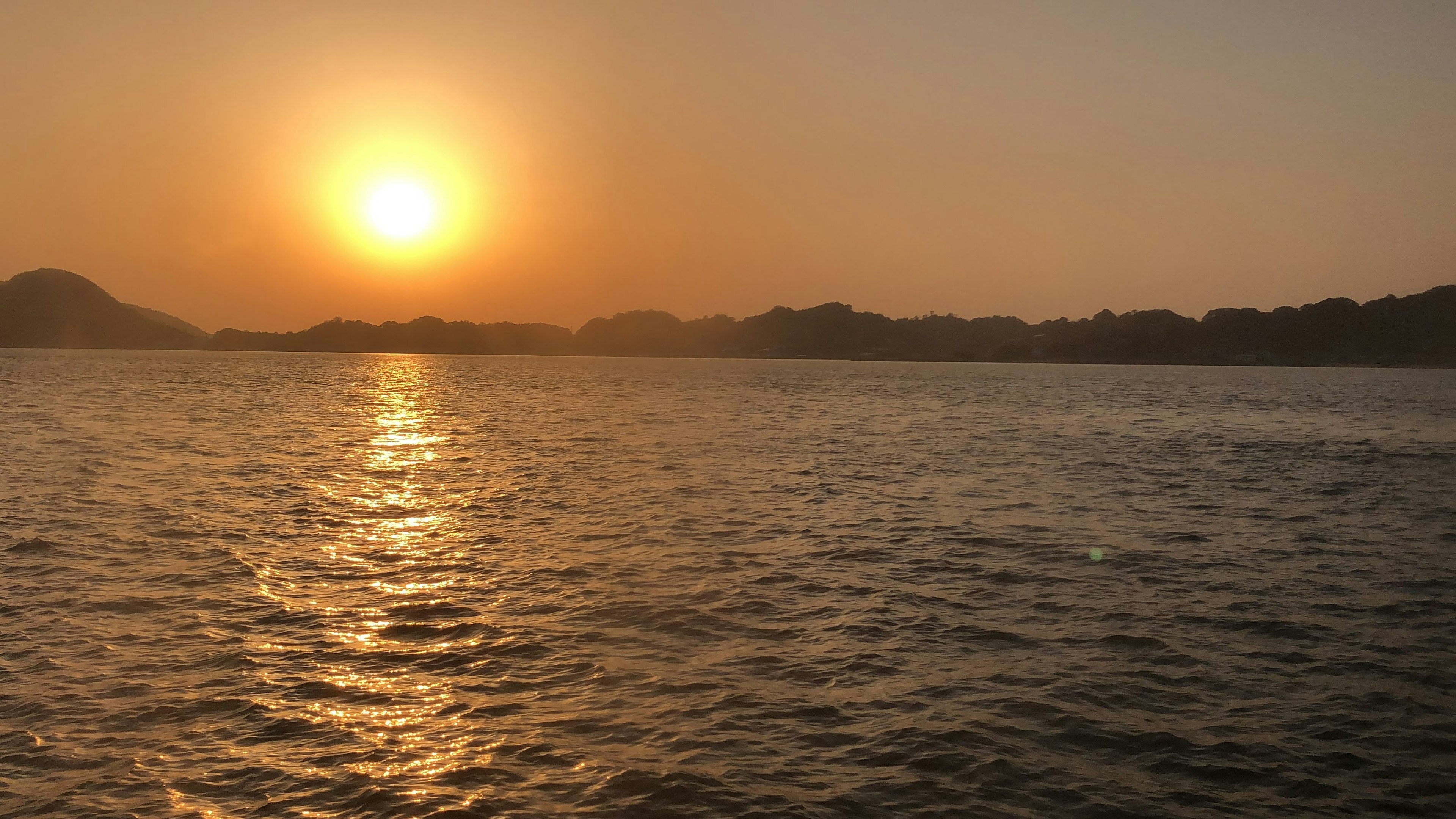 Splendida vista del tramonto sul mare