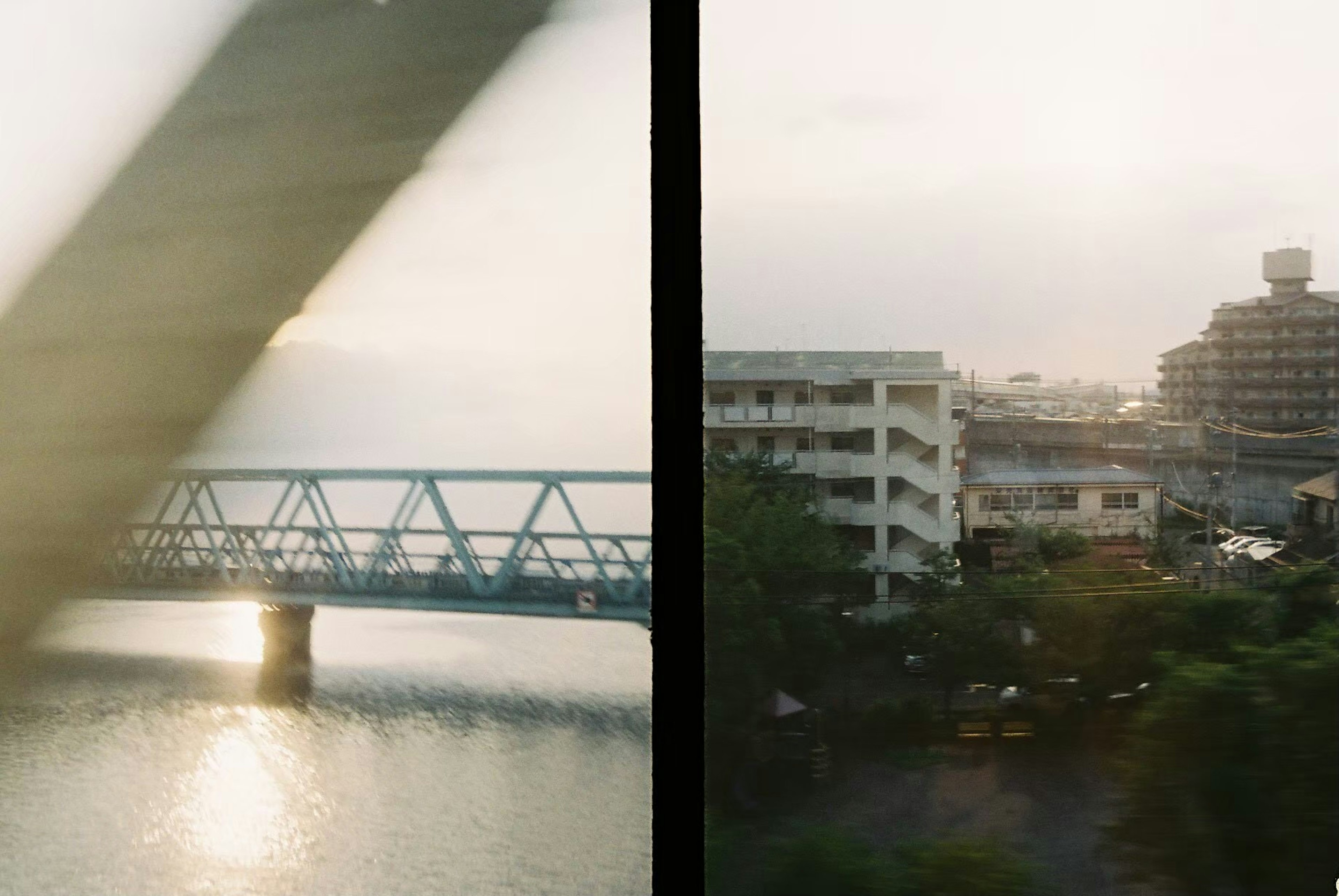 Collage-Foto von einer Brücke und einer Stadtlandschaft