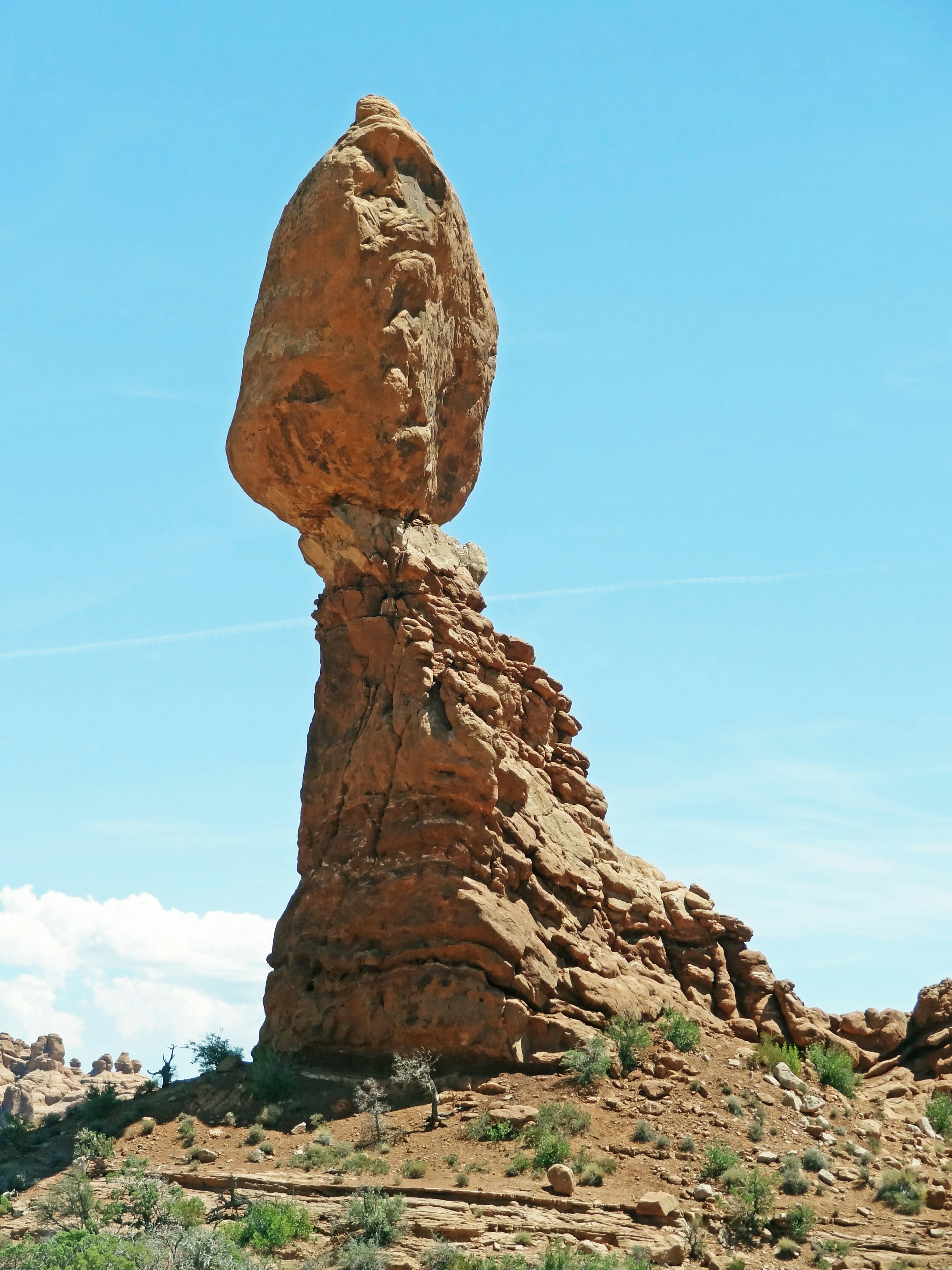 รูปแบบหินที่เป็นเอกลักษณ์เรียกว่า Balanced Rock ในยูทาห์