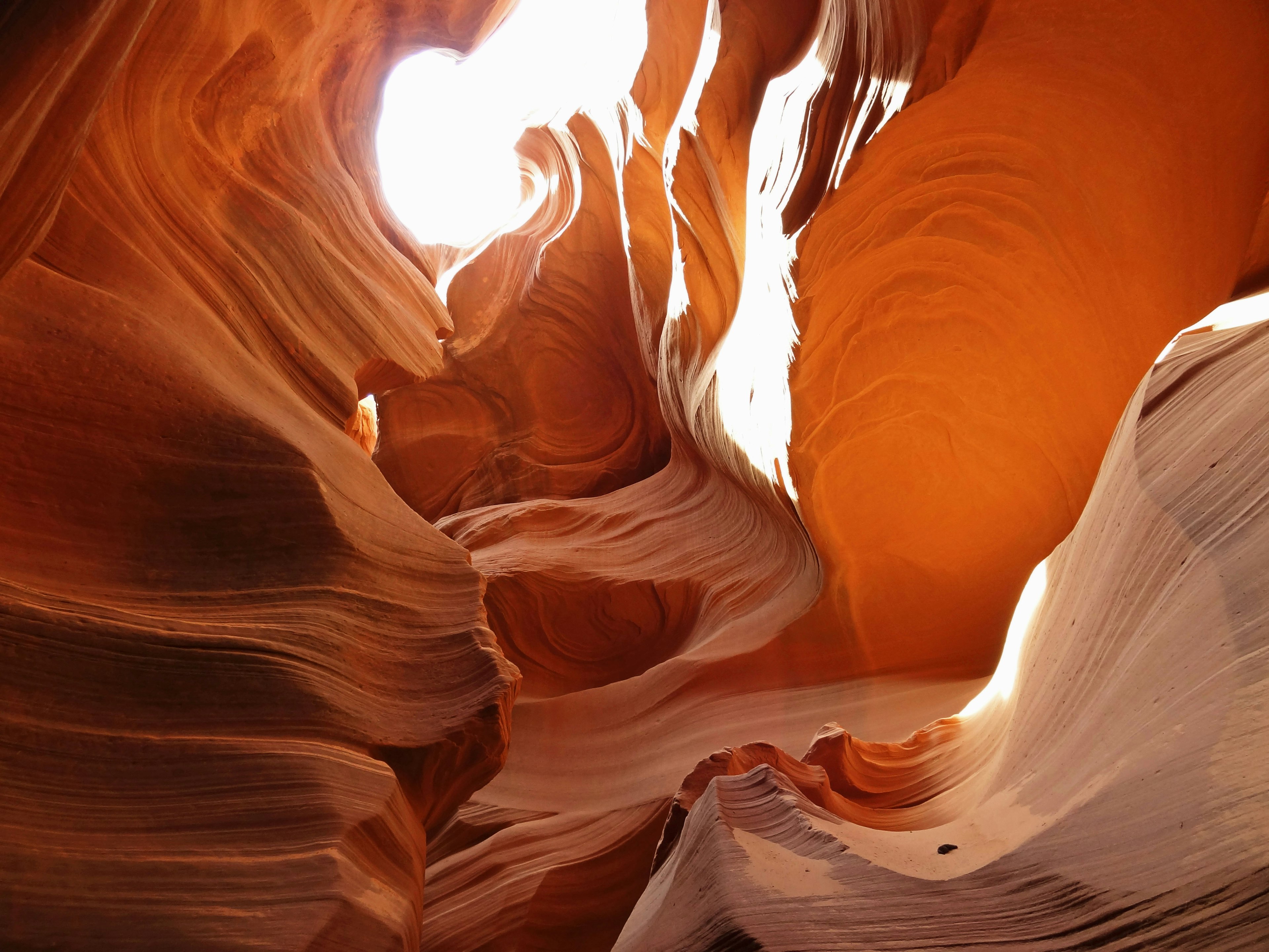 Canyon Antelope yang indah dengan efek cahaya yang menakjubkan