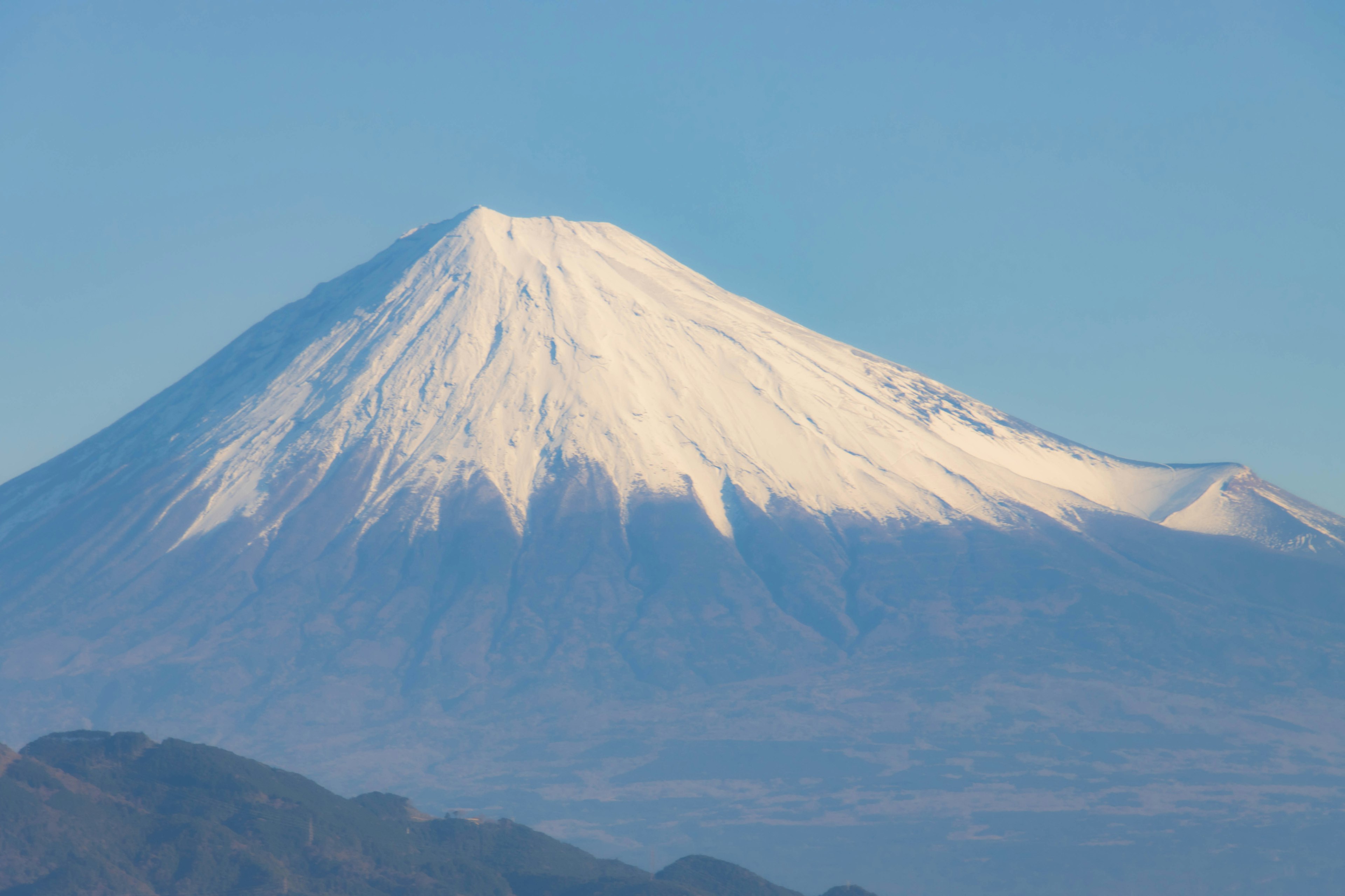 美しい富士山の雪をかぶった山頂