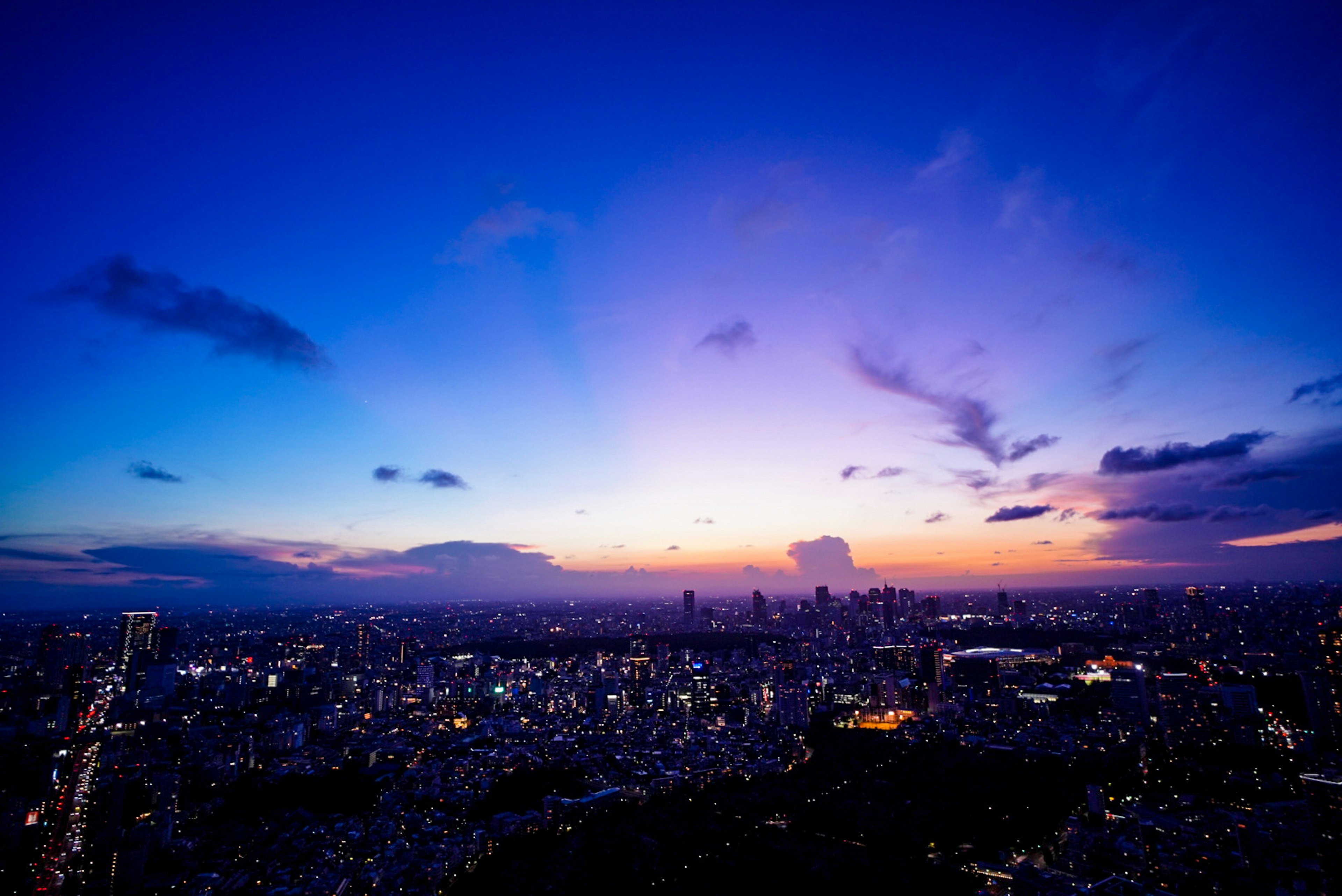 Vista panoramica dello skyline di Tokyo durante un bellissimo tramonto