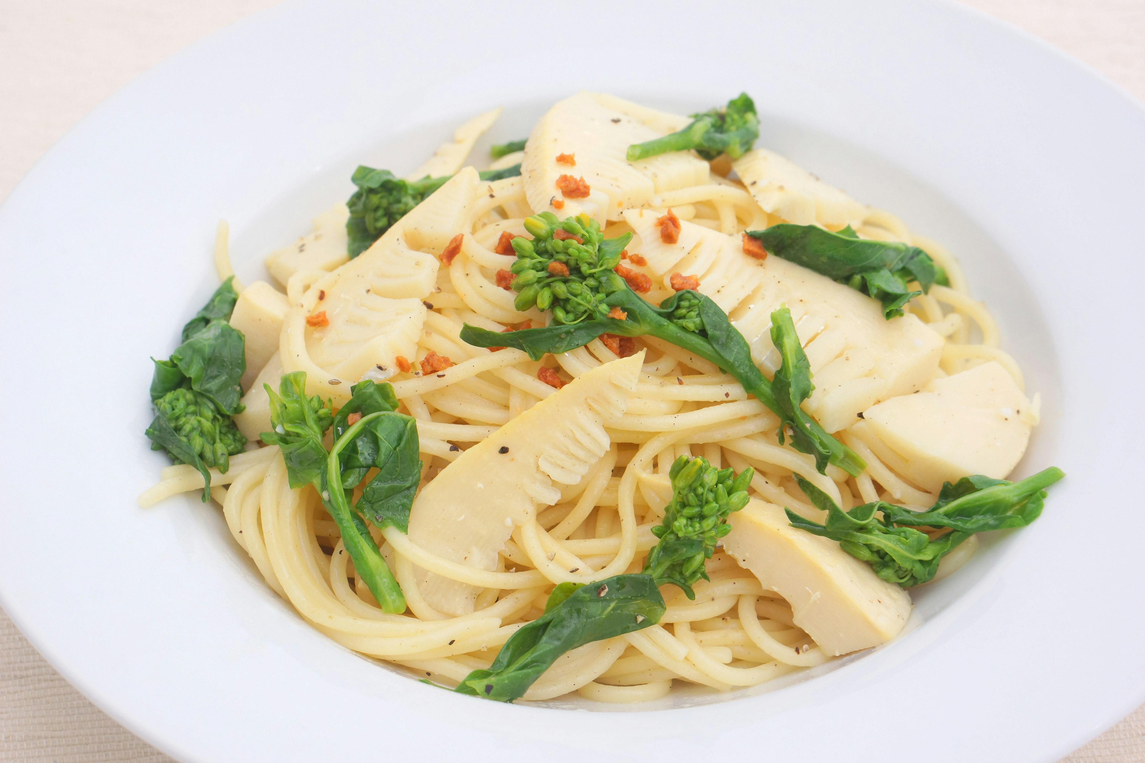 Pâtes crémeuses garnies de brocoli et de poulet