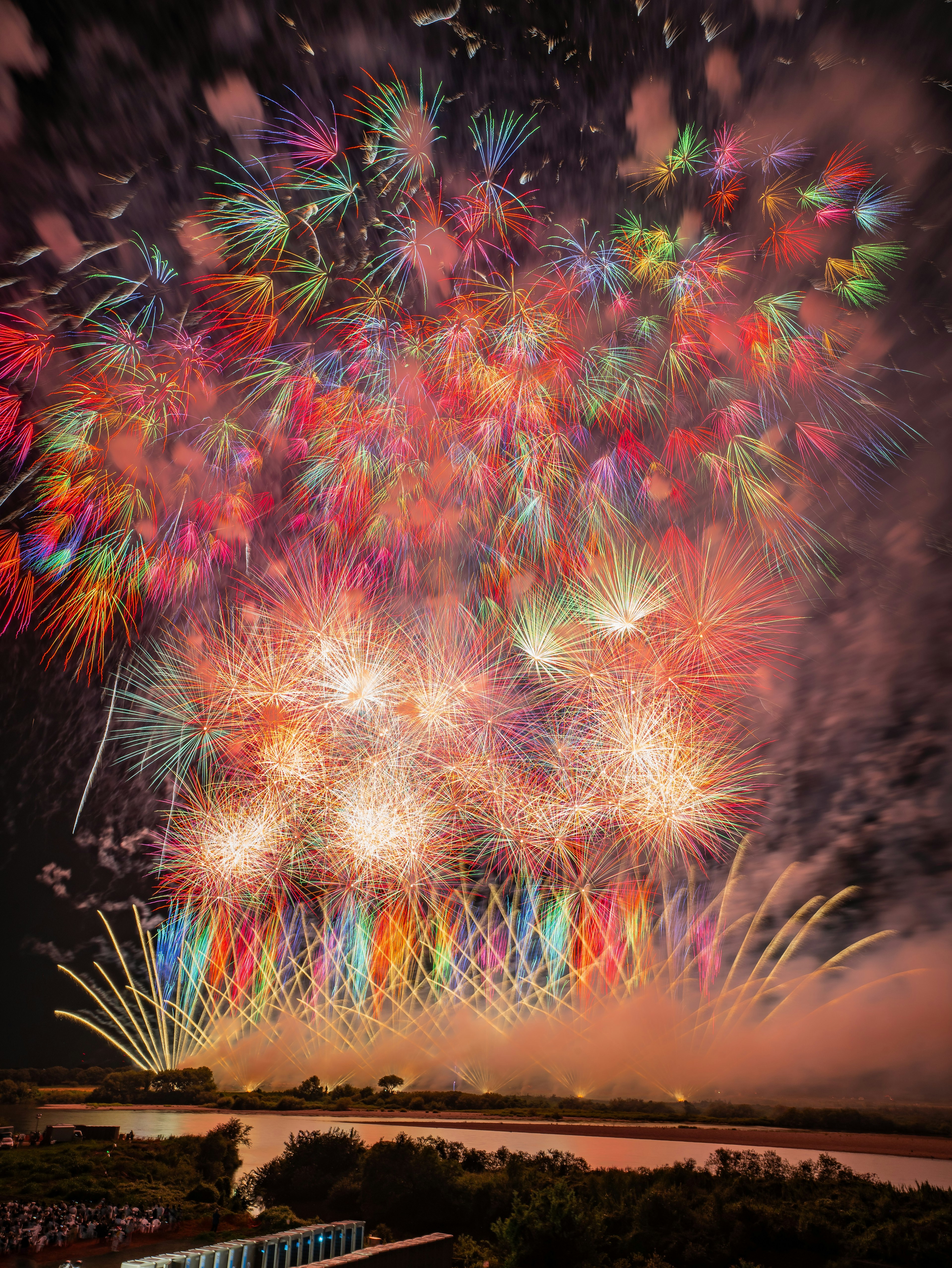 A spectacular display of colorful fireworks lighting up the night sky