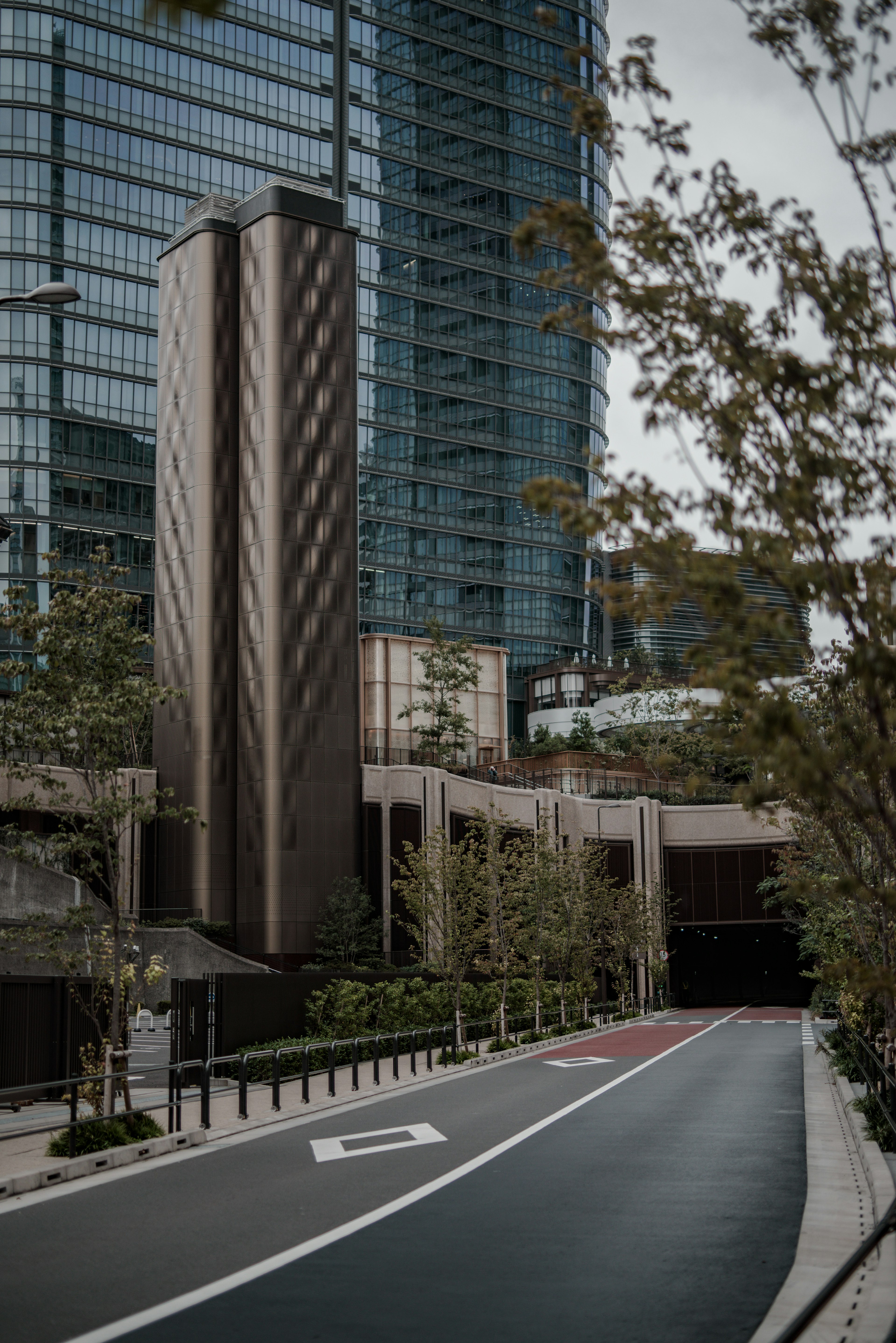 Städtische Landschaft mit moderner Architektur und hohen Gebäuden