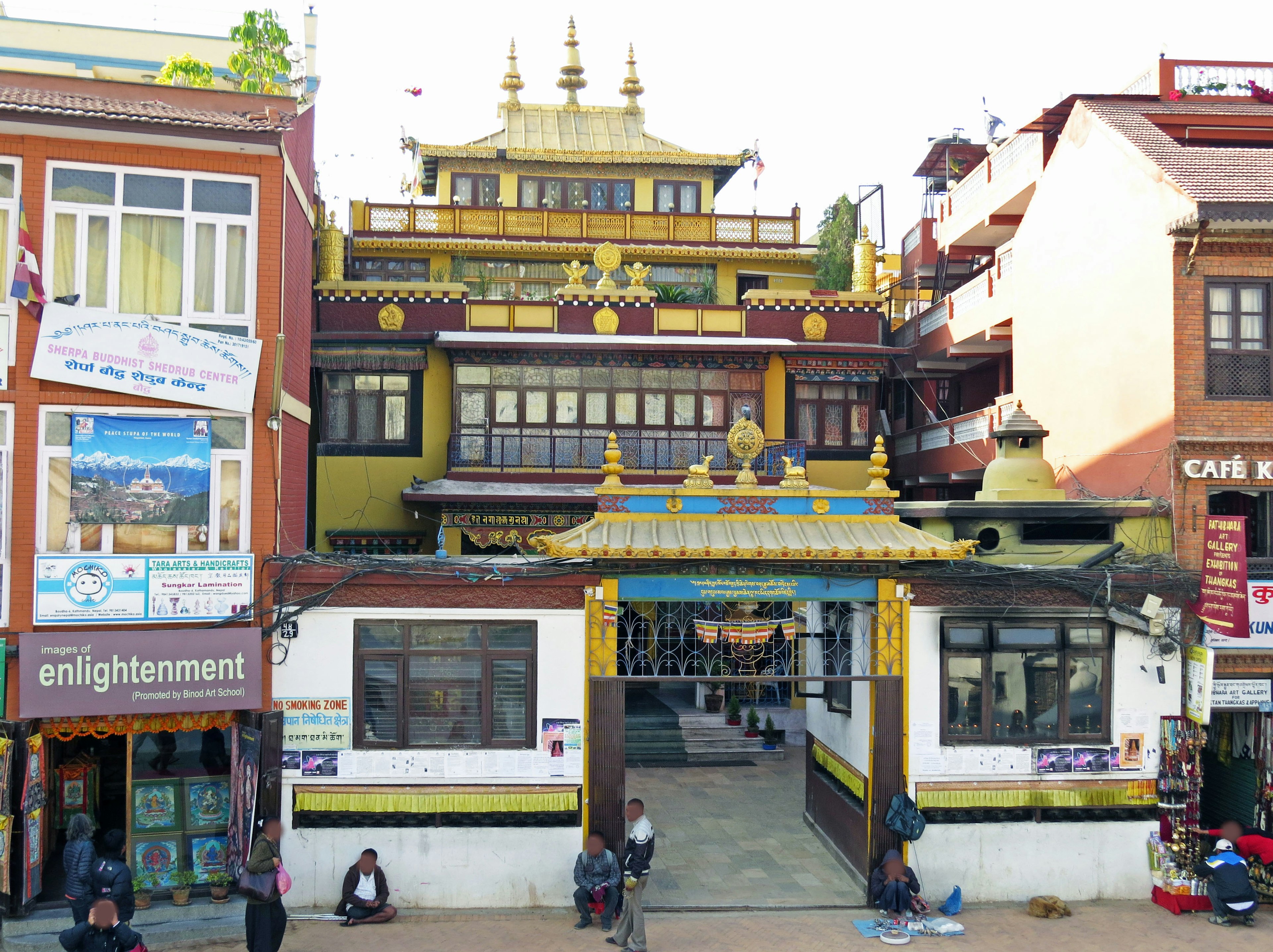 Immagine dell'esterno di un bel tempio a Kathmandu