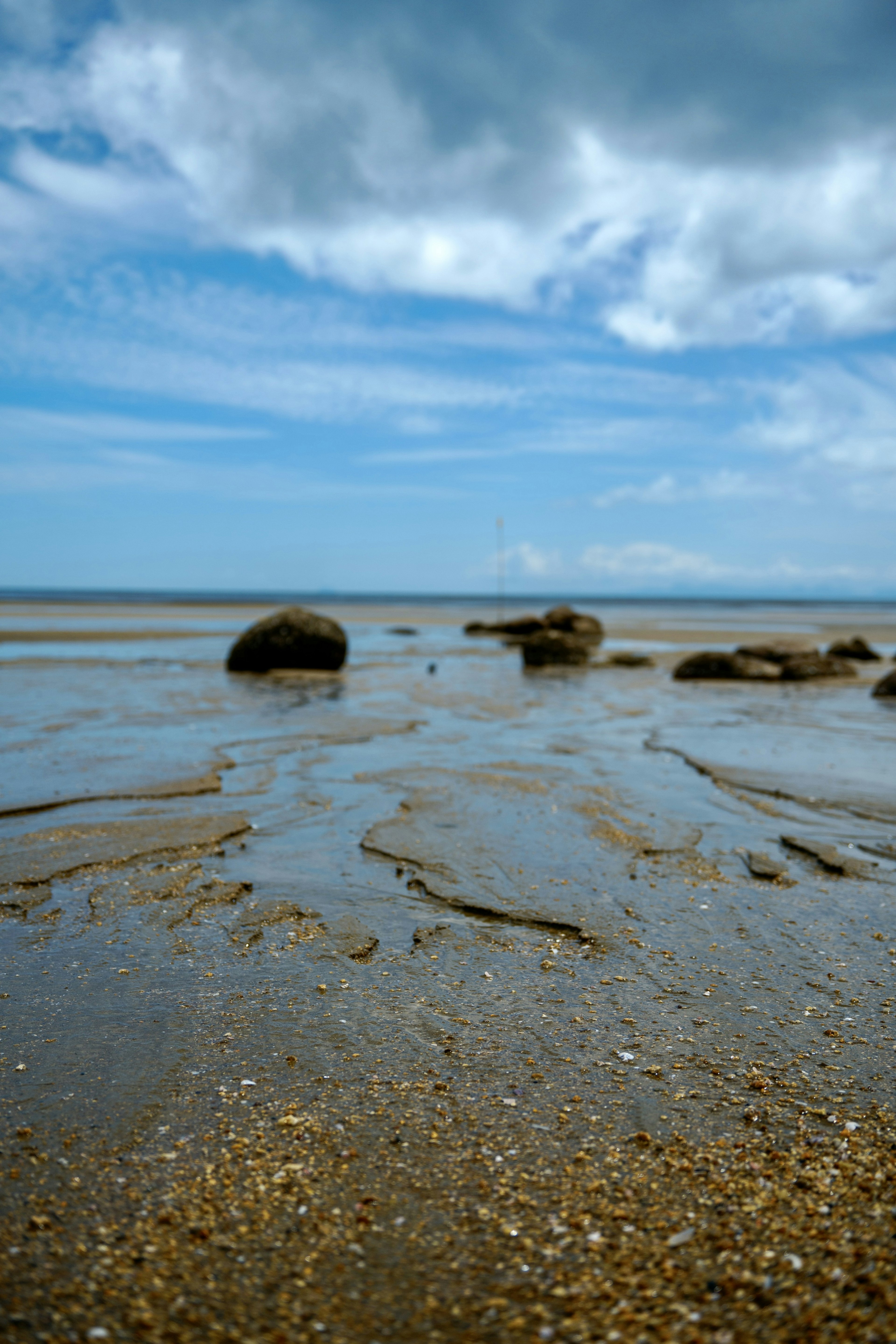 海岸風景，岩石和潮汐圖案