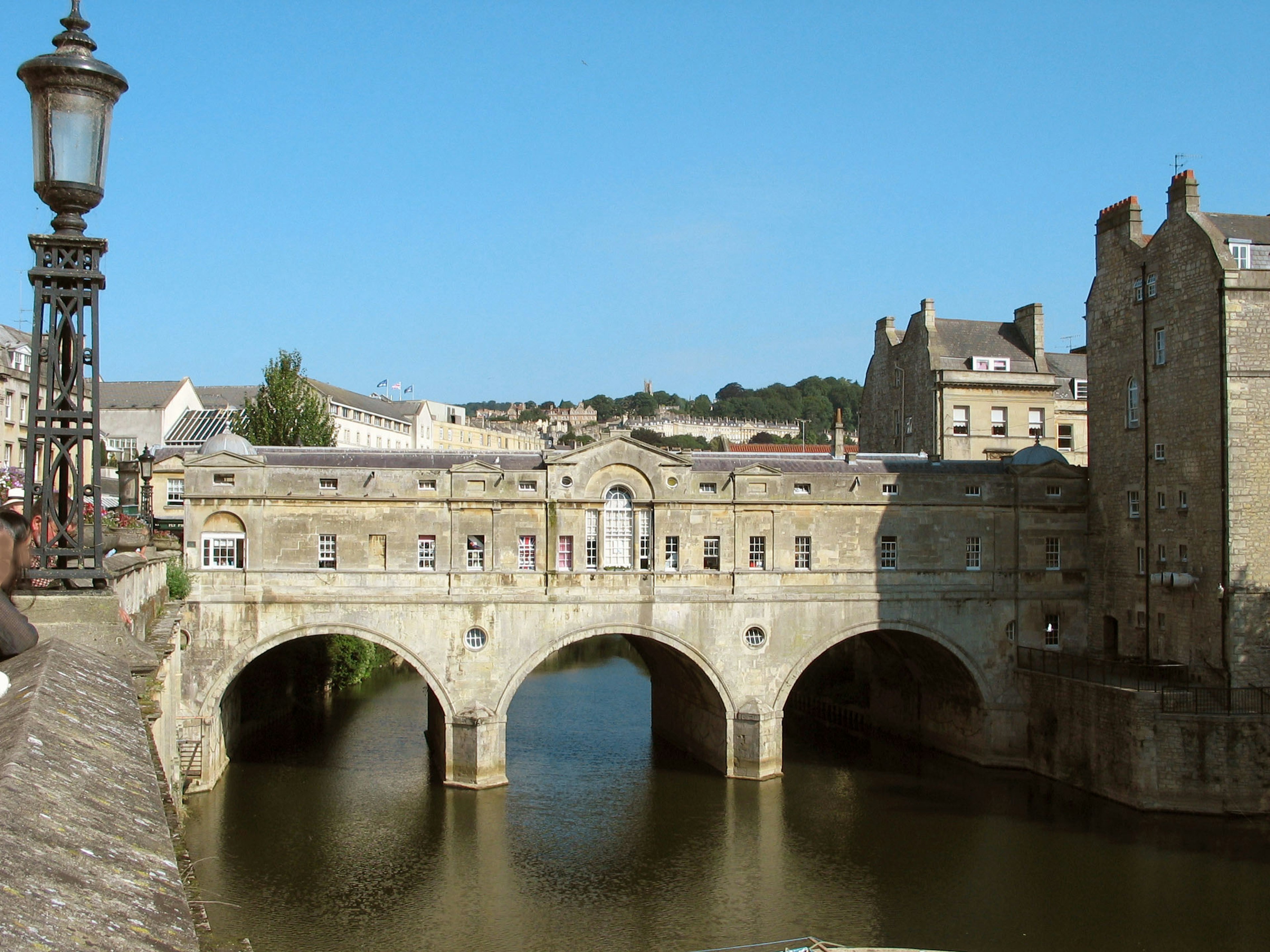 View of the historic bridge and buildings in Bath