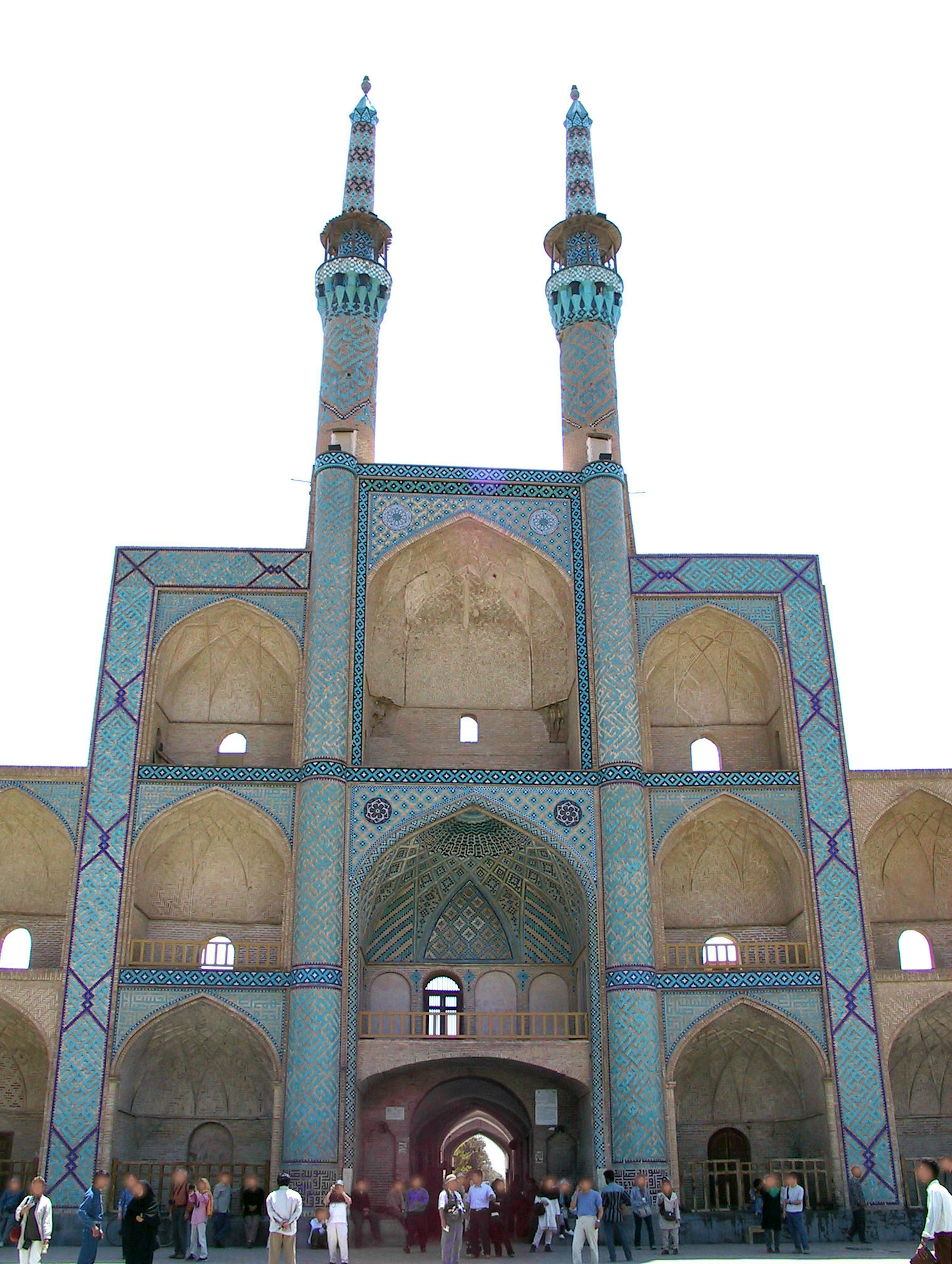 Gran exterior de mezquita con un hermoso estilo arquitectónico y decoraciones de azulejos azules y altos minaretes