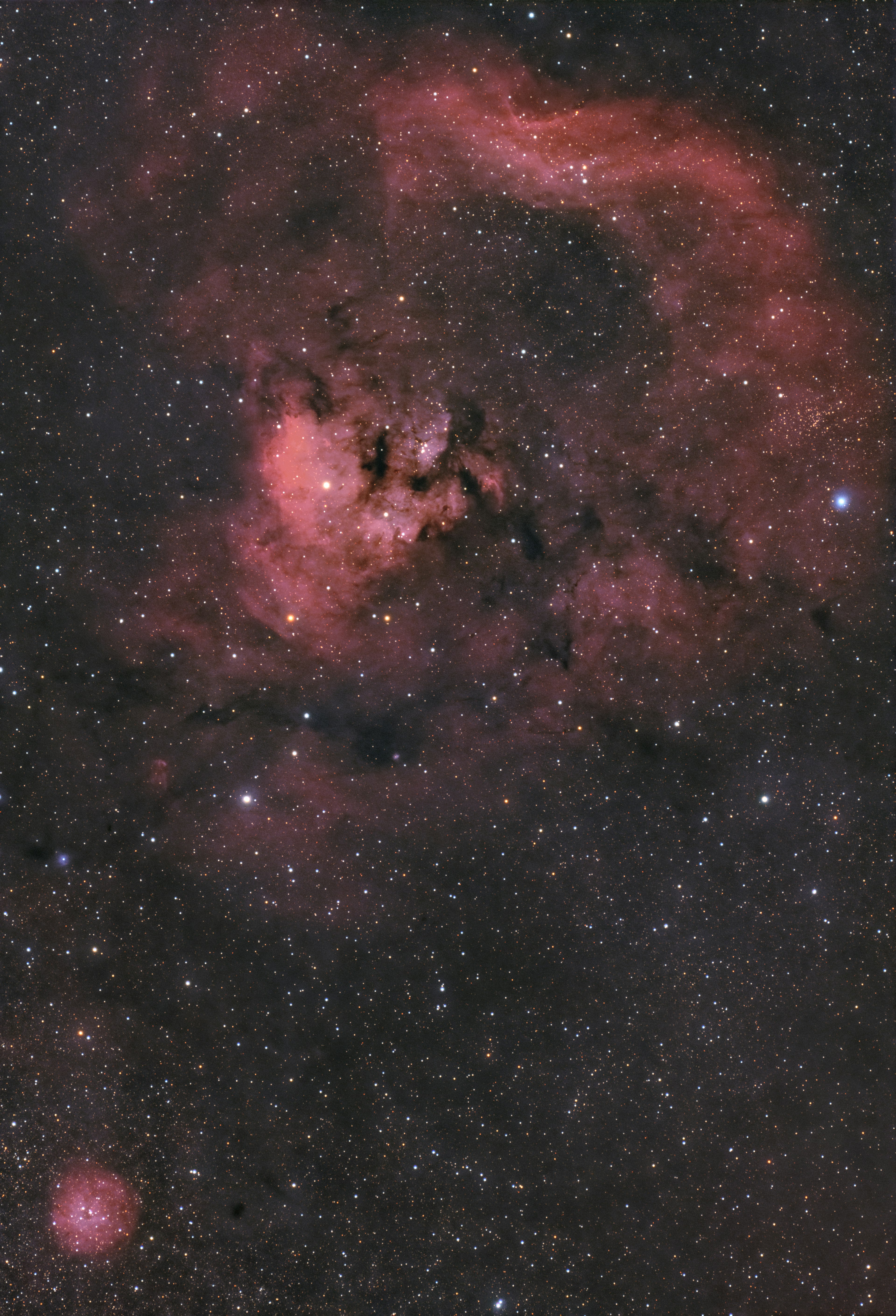 宇宙の星雲と星々が輝く夜空の画像